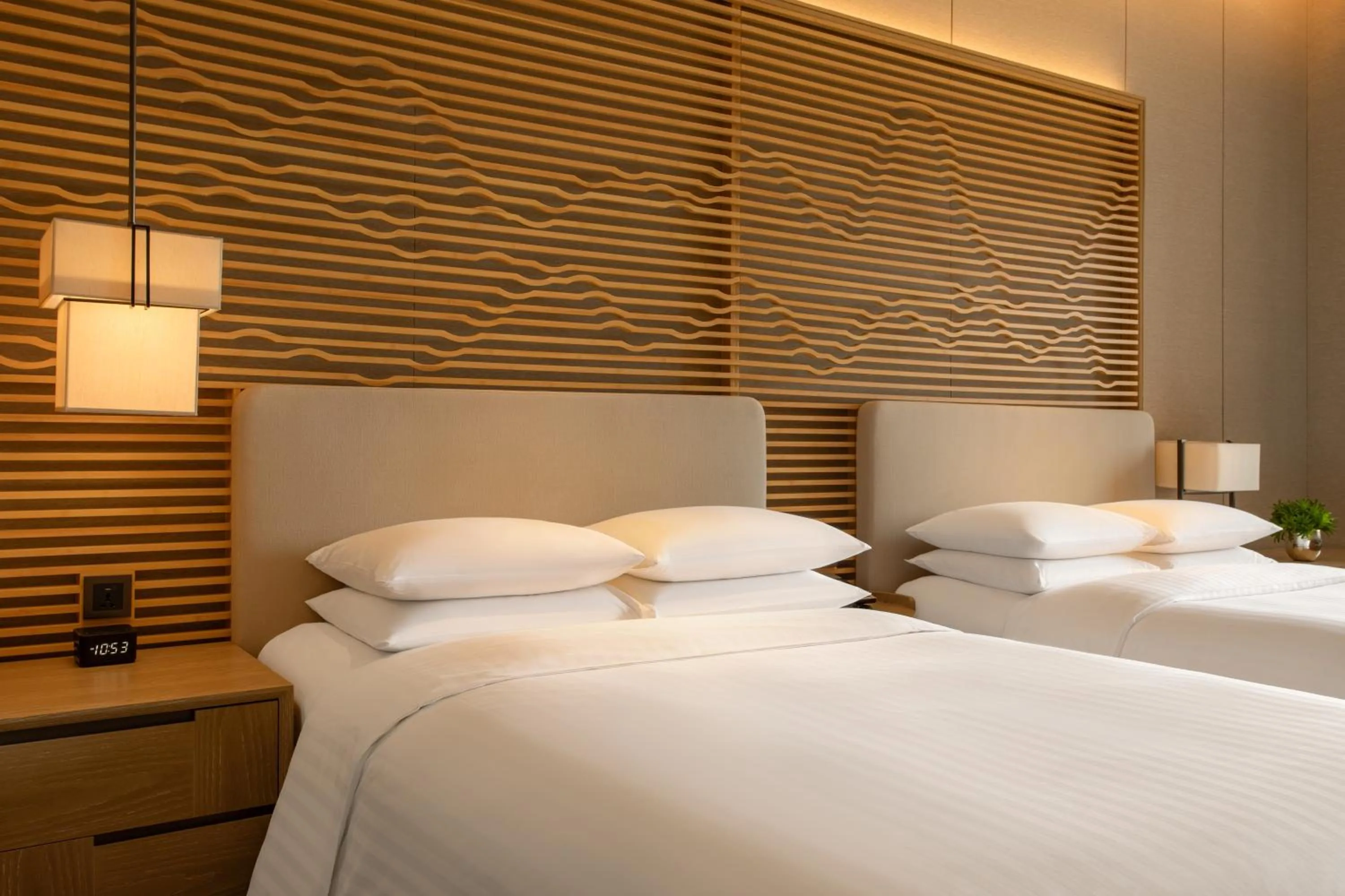 Photo of the whole room, Bed in Shenzhen Marriott Hotel Golden Bay