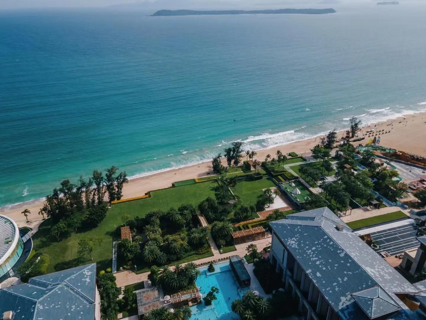 Beach in Shenzhen Marriott Hotel Golden Bay