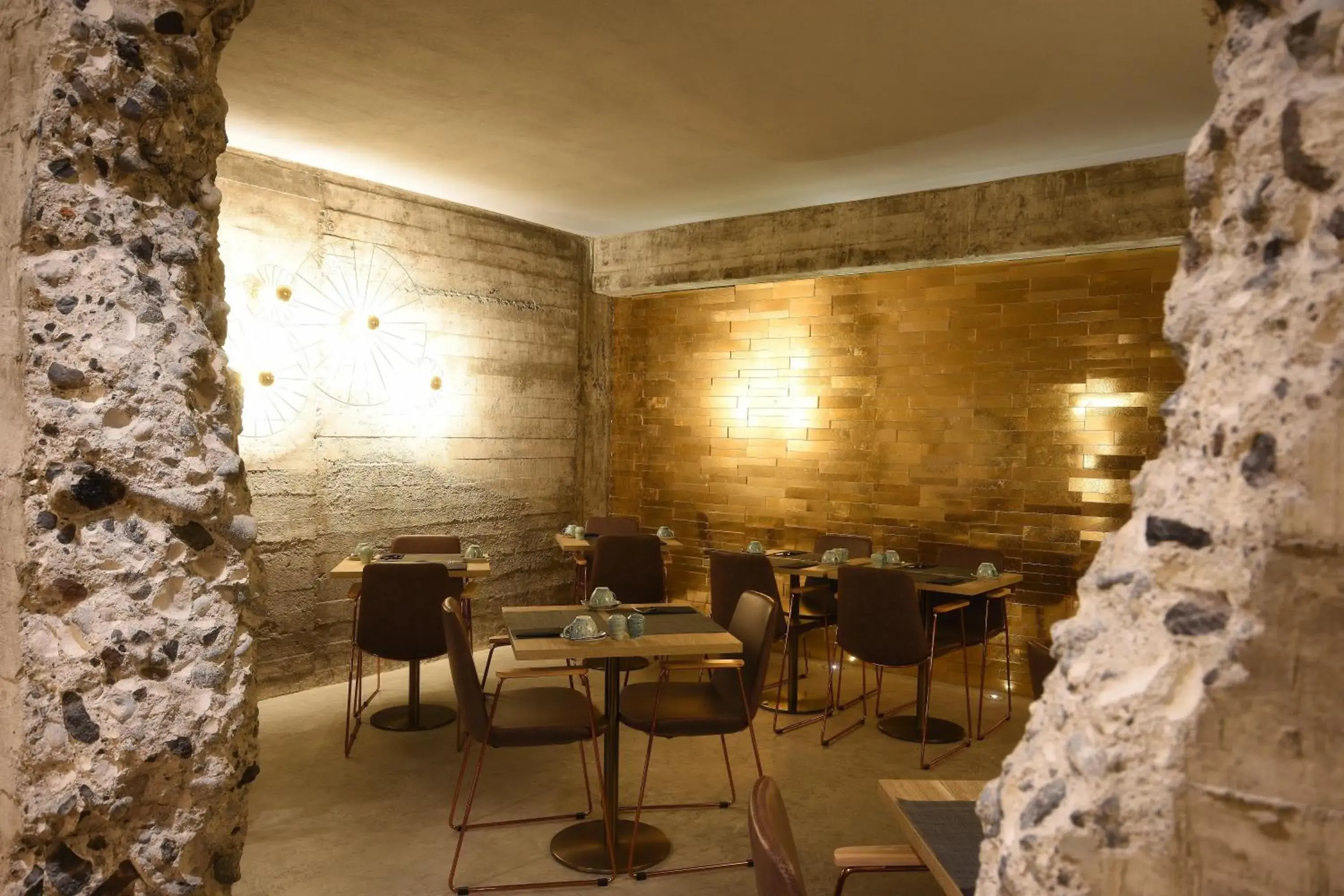 Restaurant/places to eat in Design Plus Bex Hotel Restaurant/places to eat in Design Plus Bex Hotel