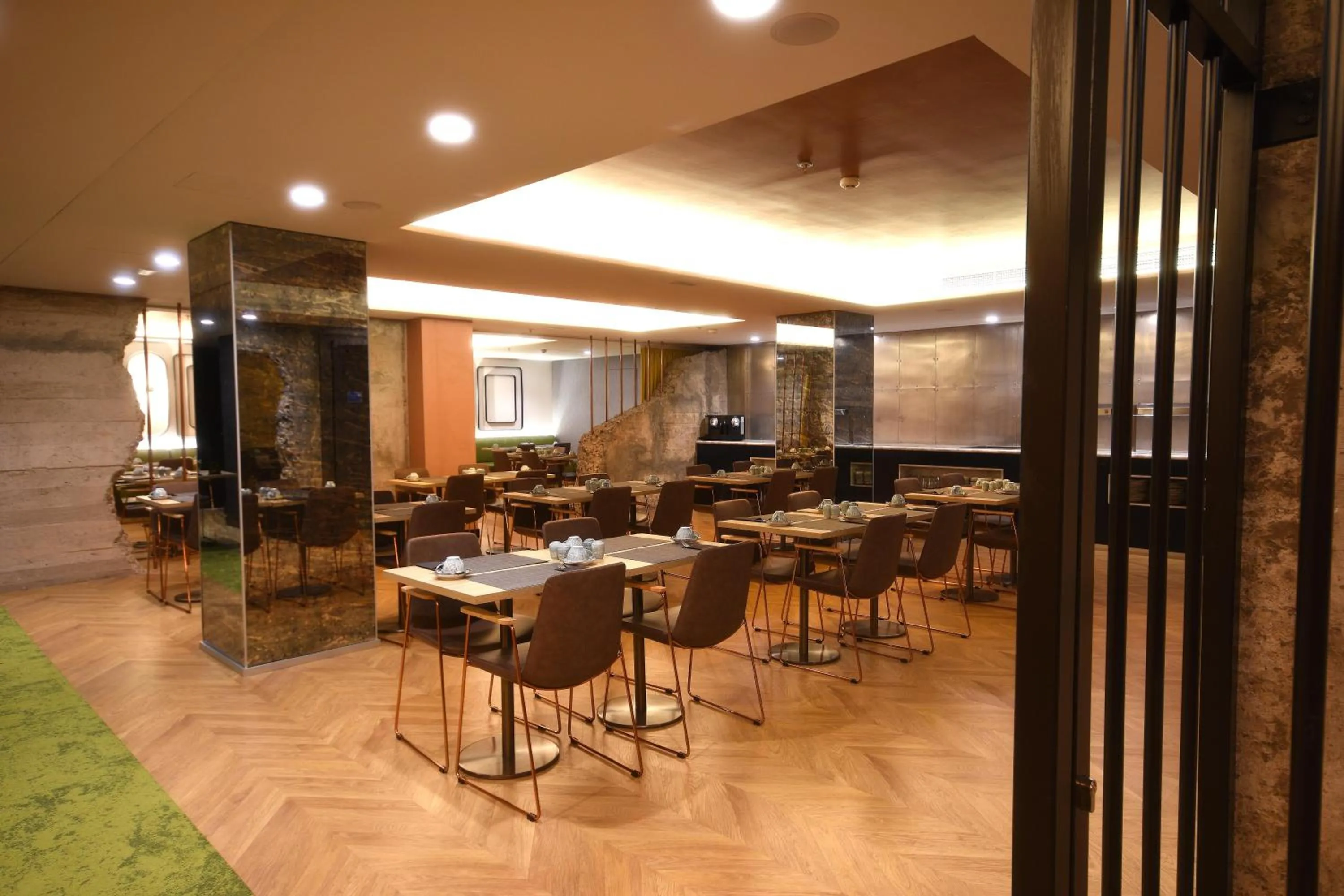 Meeting/conference room in Design Plus Bex Hotel