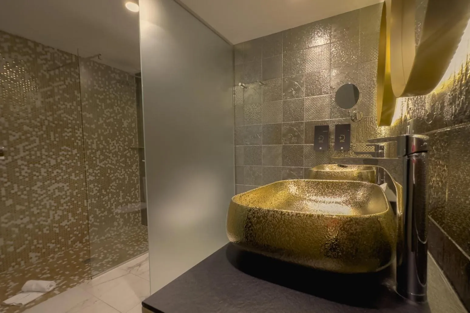 Bathroom in Design Plus Bex Hotel