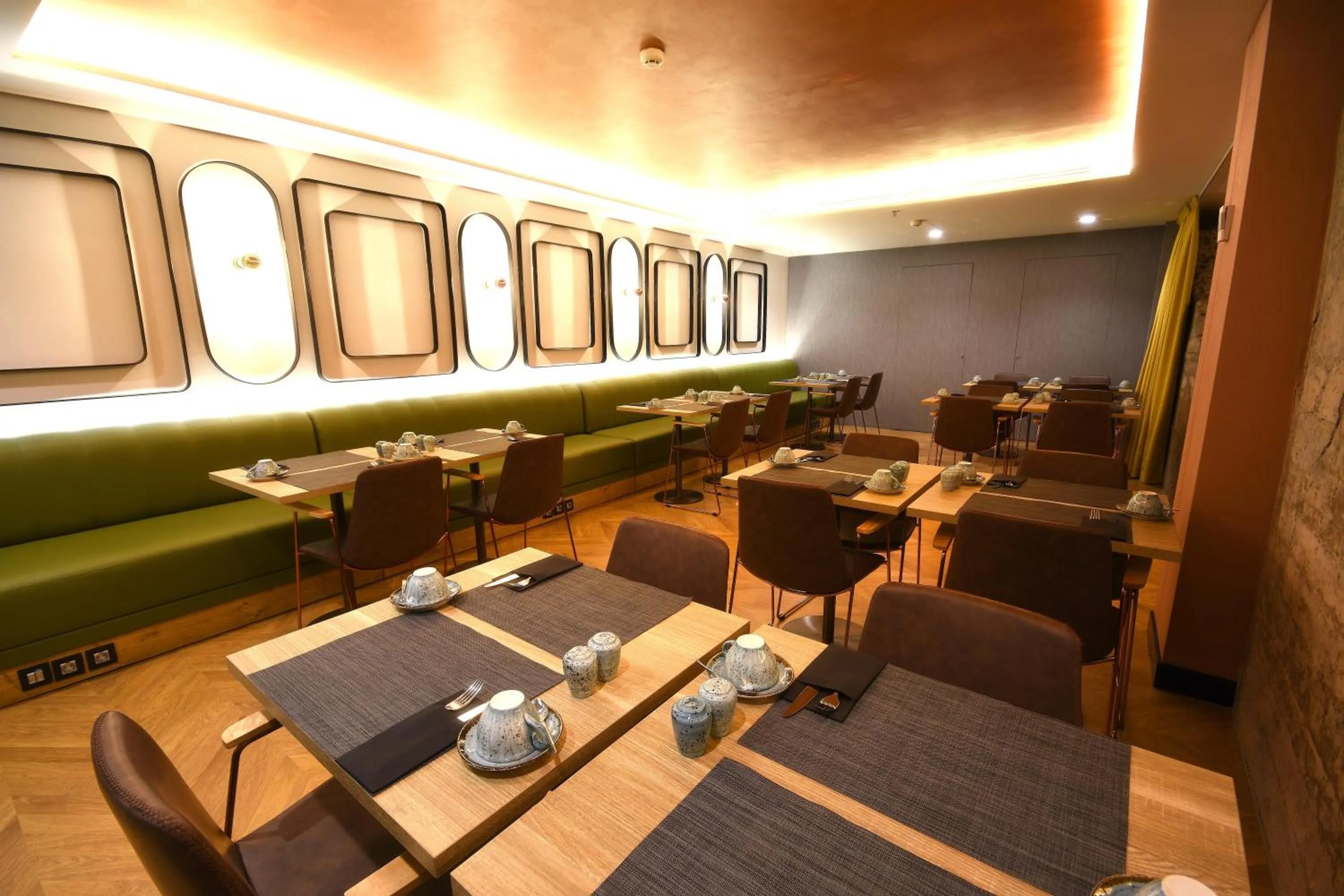 Meeting/conference room in Design Plus Bex Hotel