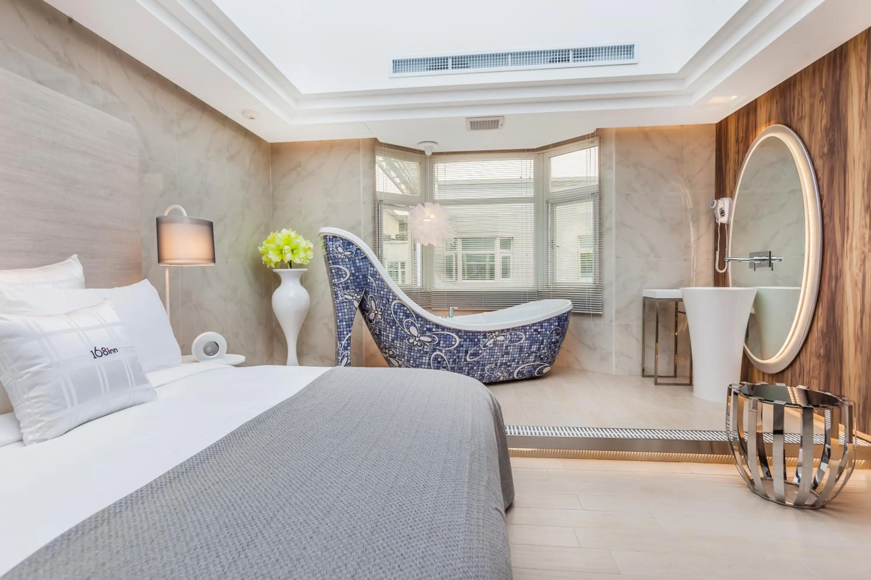 Bed in Six Star Motel-Taoyuan