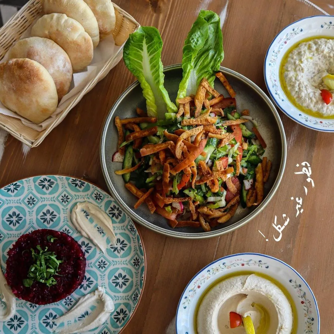 Restaurant/places to eat in Crystal Suites