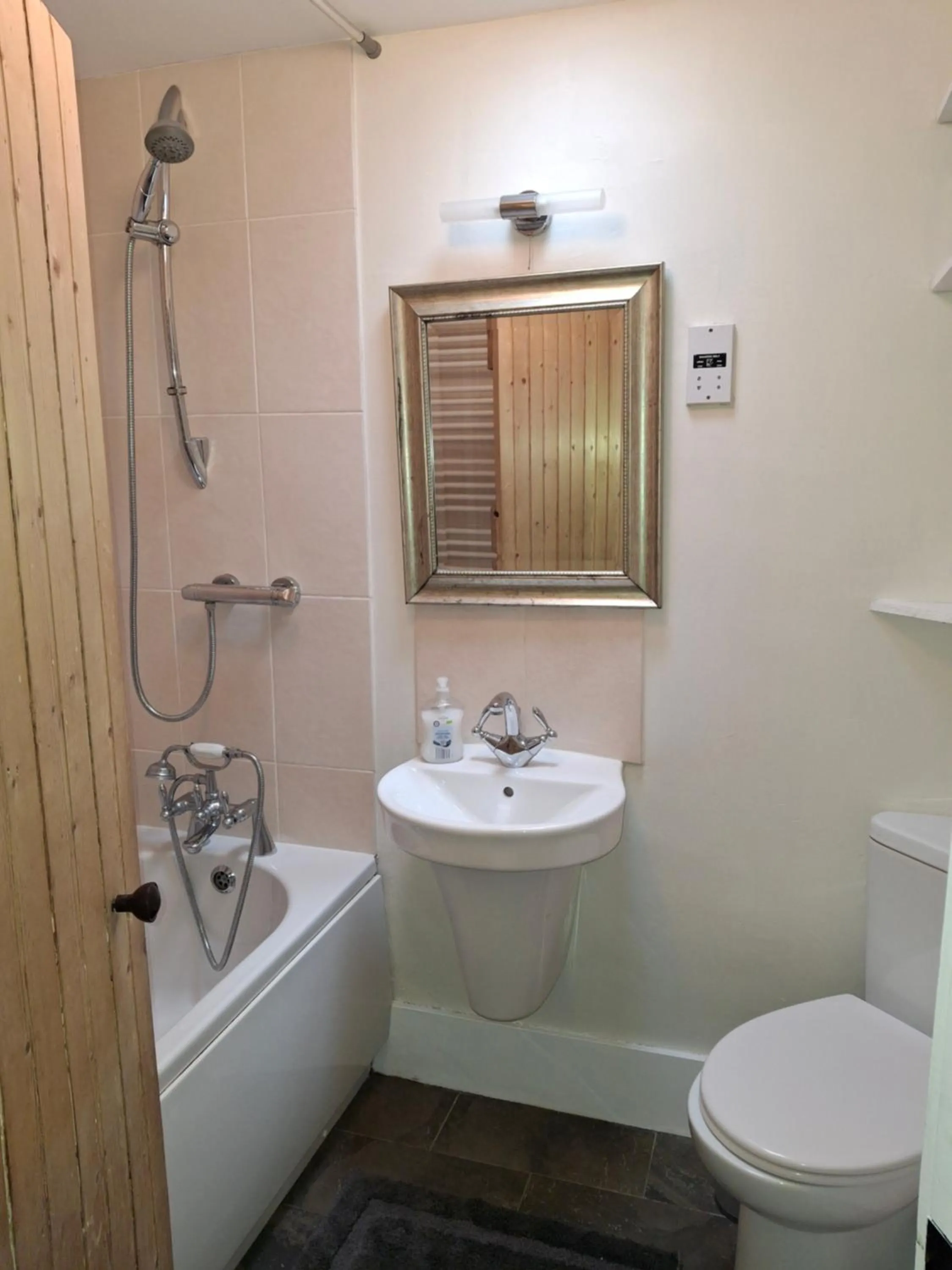 Bathroom in Aberlour Cottages - Bolthole & Retreat