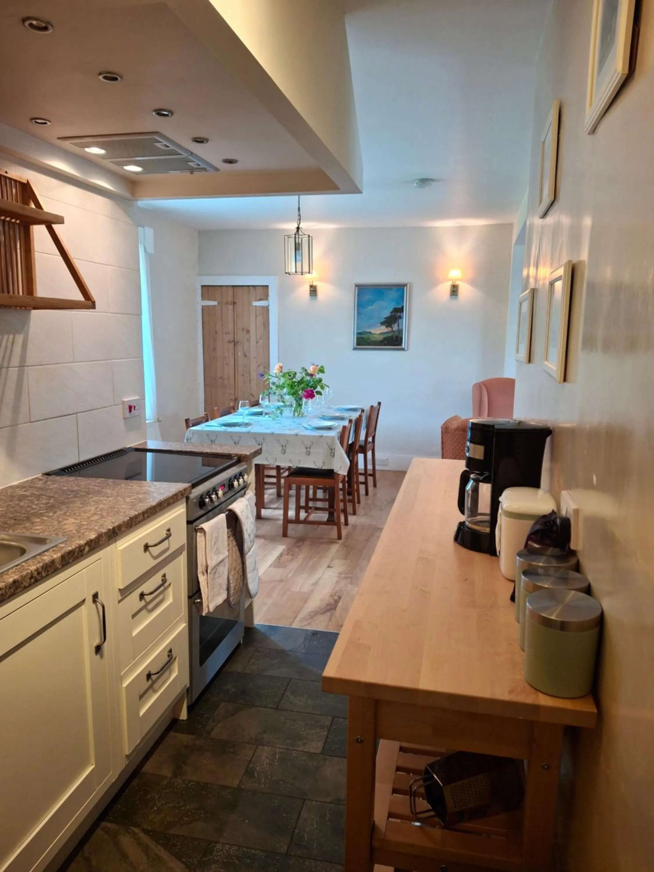 Kitchen or kitchenette in Aberlour Cottages - Bolthole & Retreat