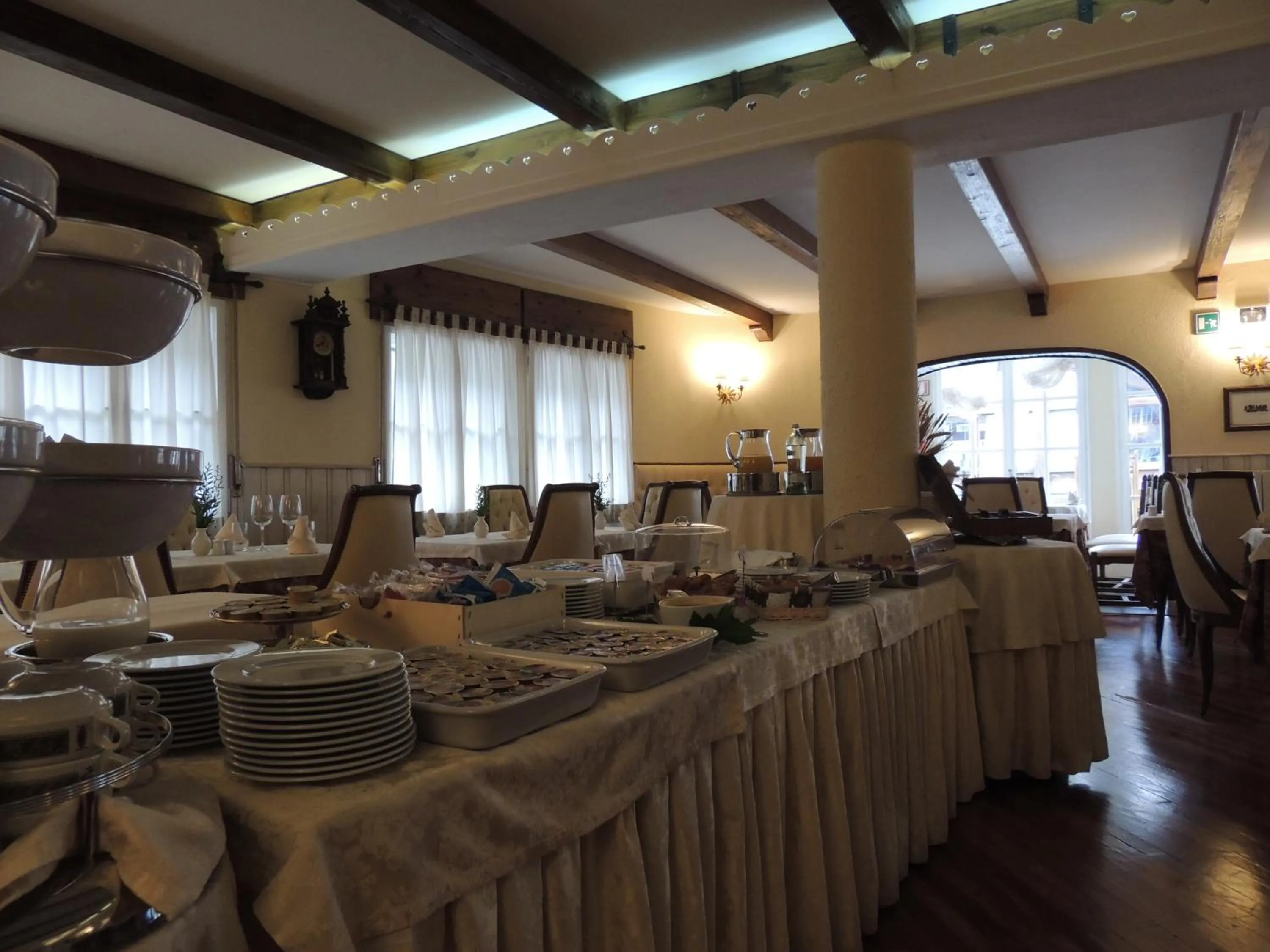 Restaurant/places to eat in Hotel La Meridiana