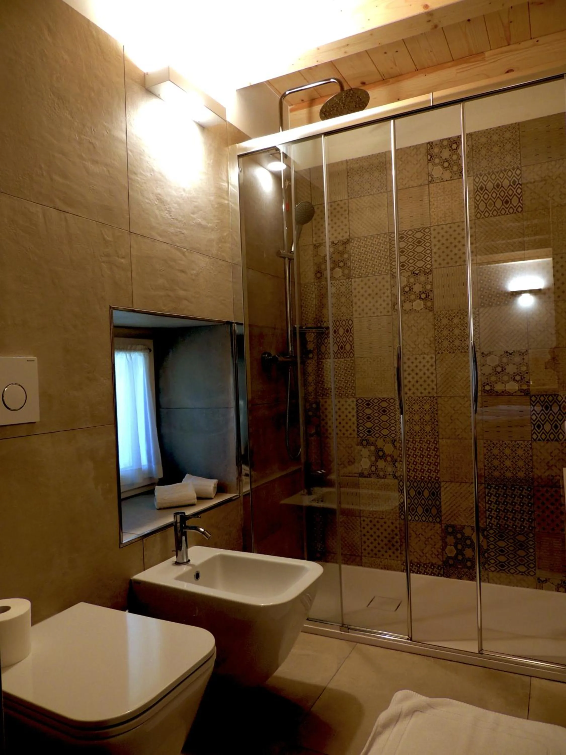 Shower in Hotel La Meridiana