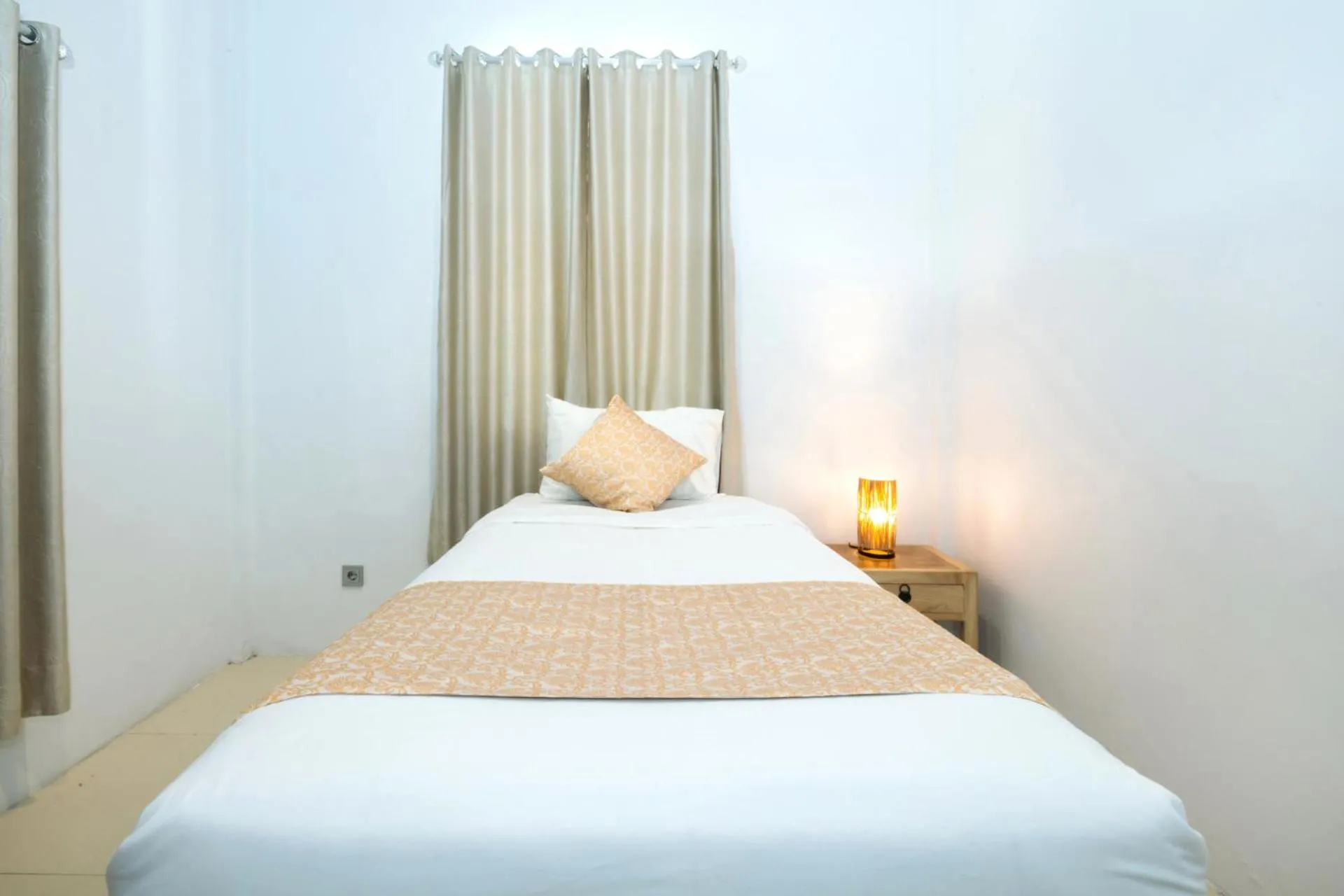 Bed in Villa Bella