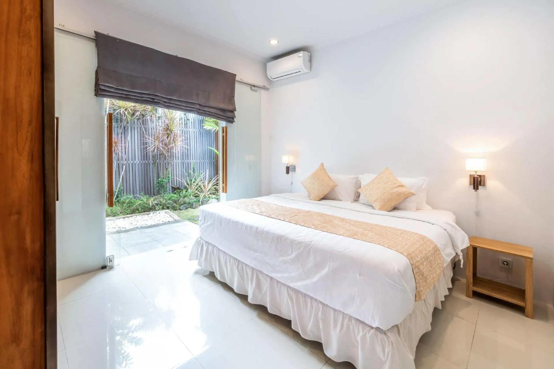 Bed in Villa Bella