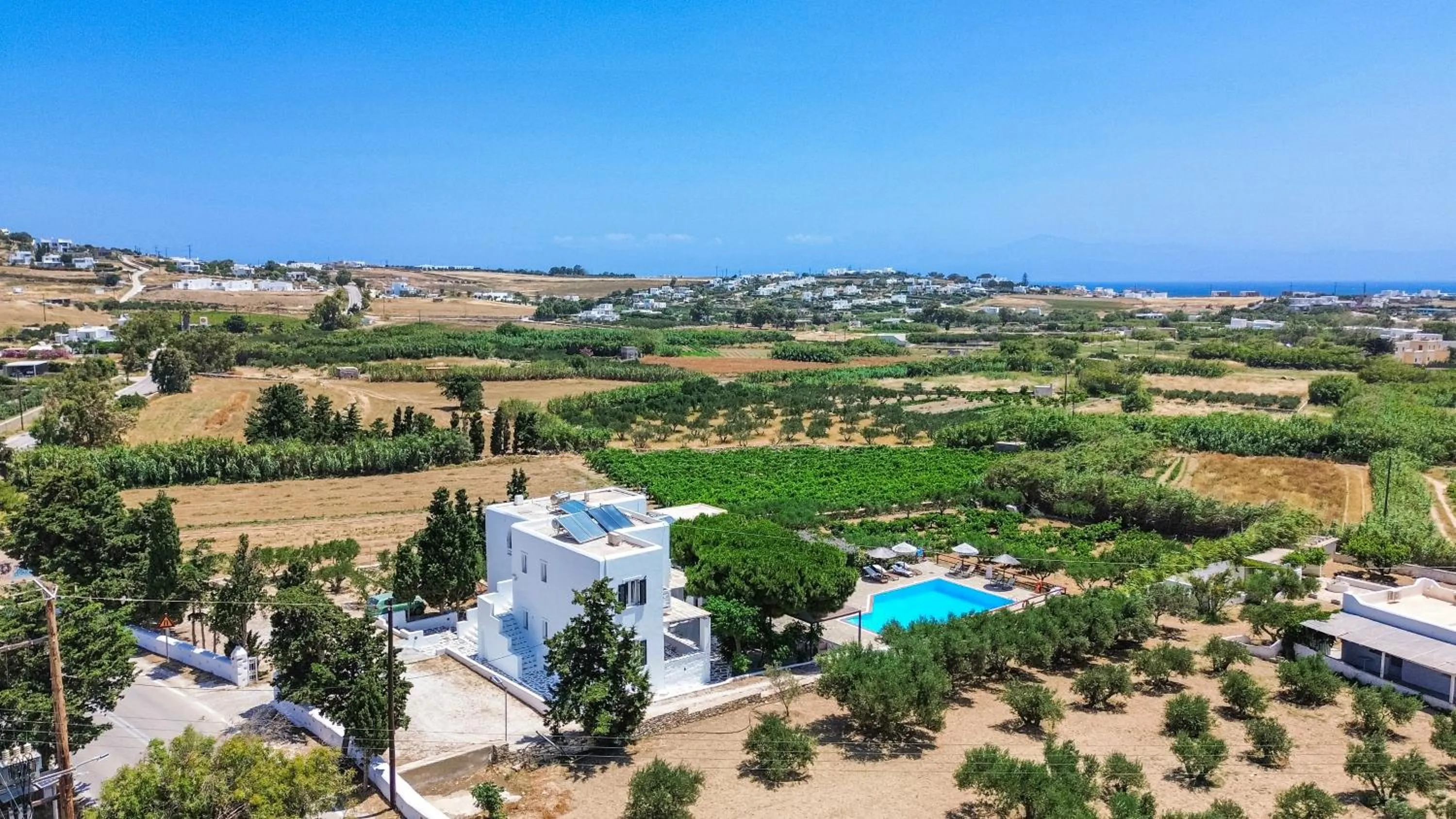 Tzane Studios & Apartments - Steps away from Golden Beach