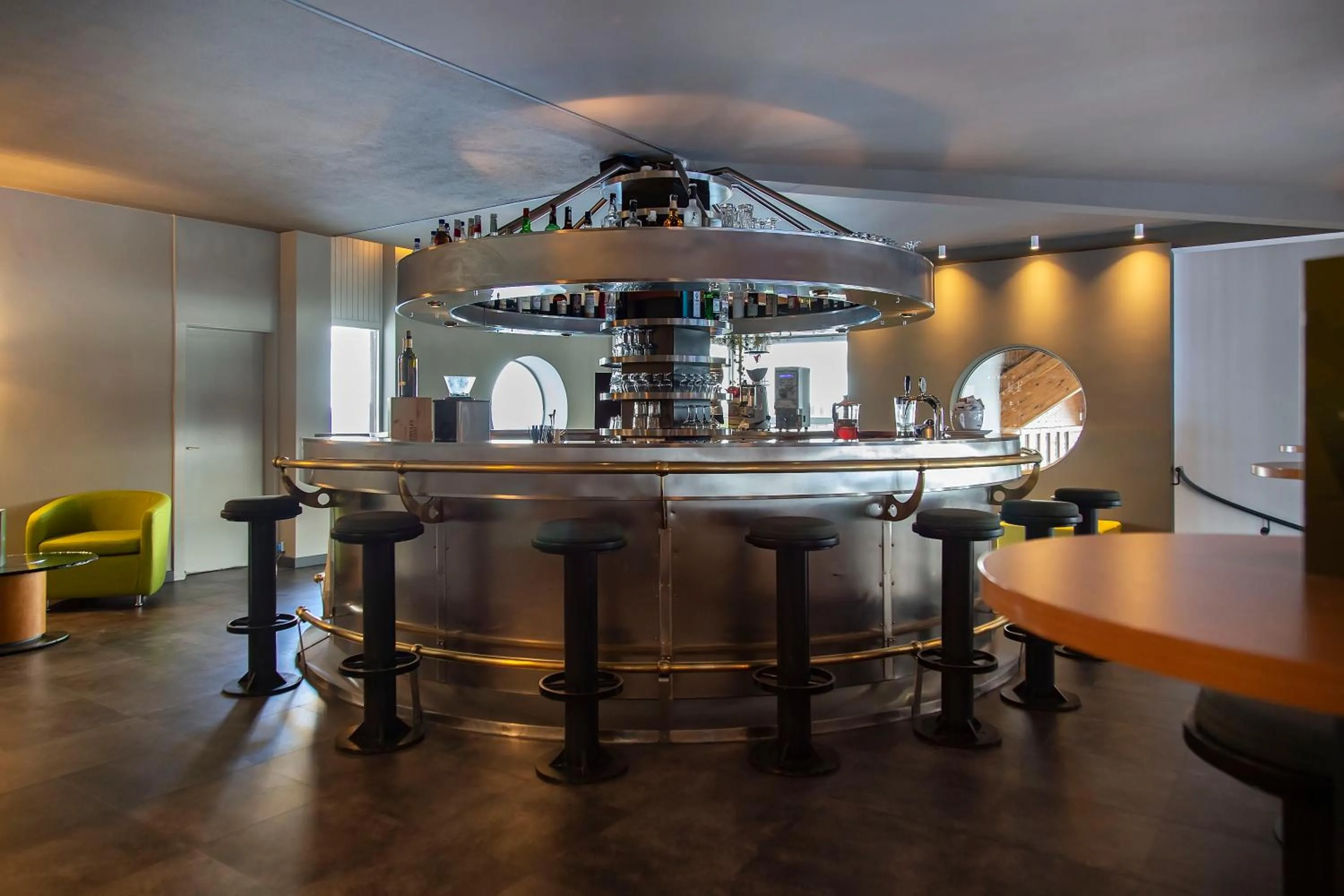 Lounge or bar in Blu Hotel Senales Zirm-Cristal