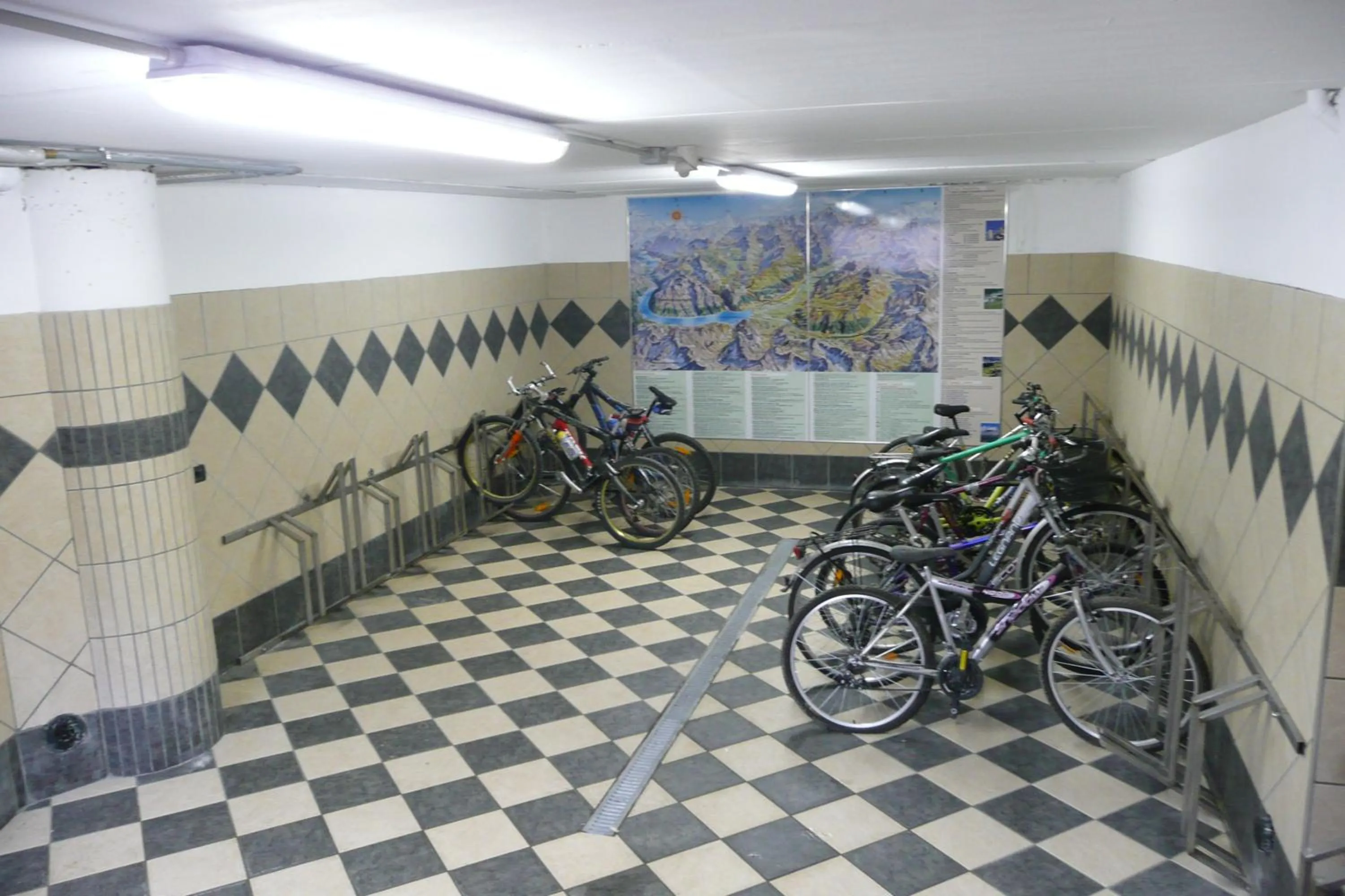 Cycling in Hotel Baita Montana