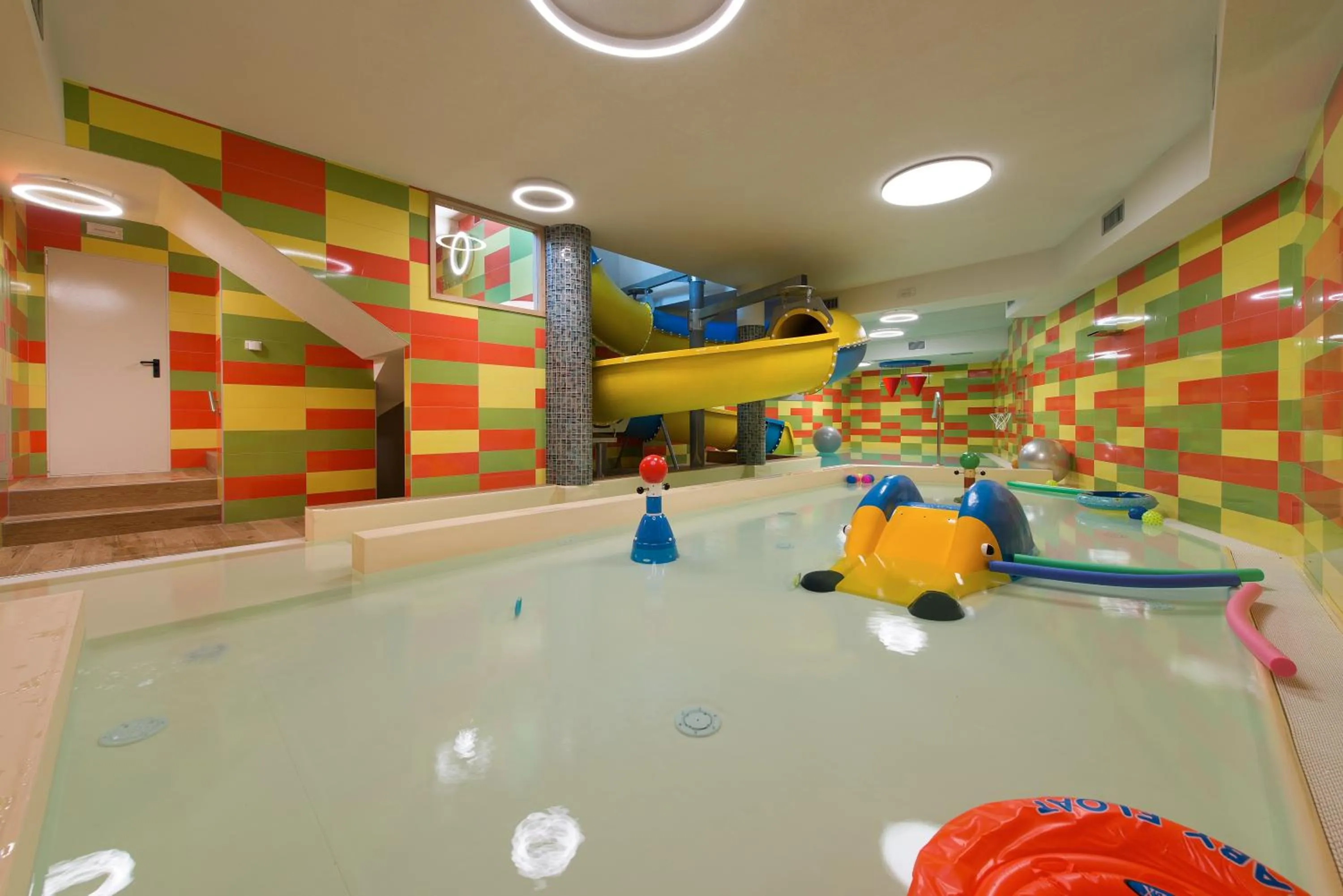 Swimming pool in Hotel Baita Montana