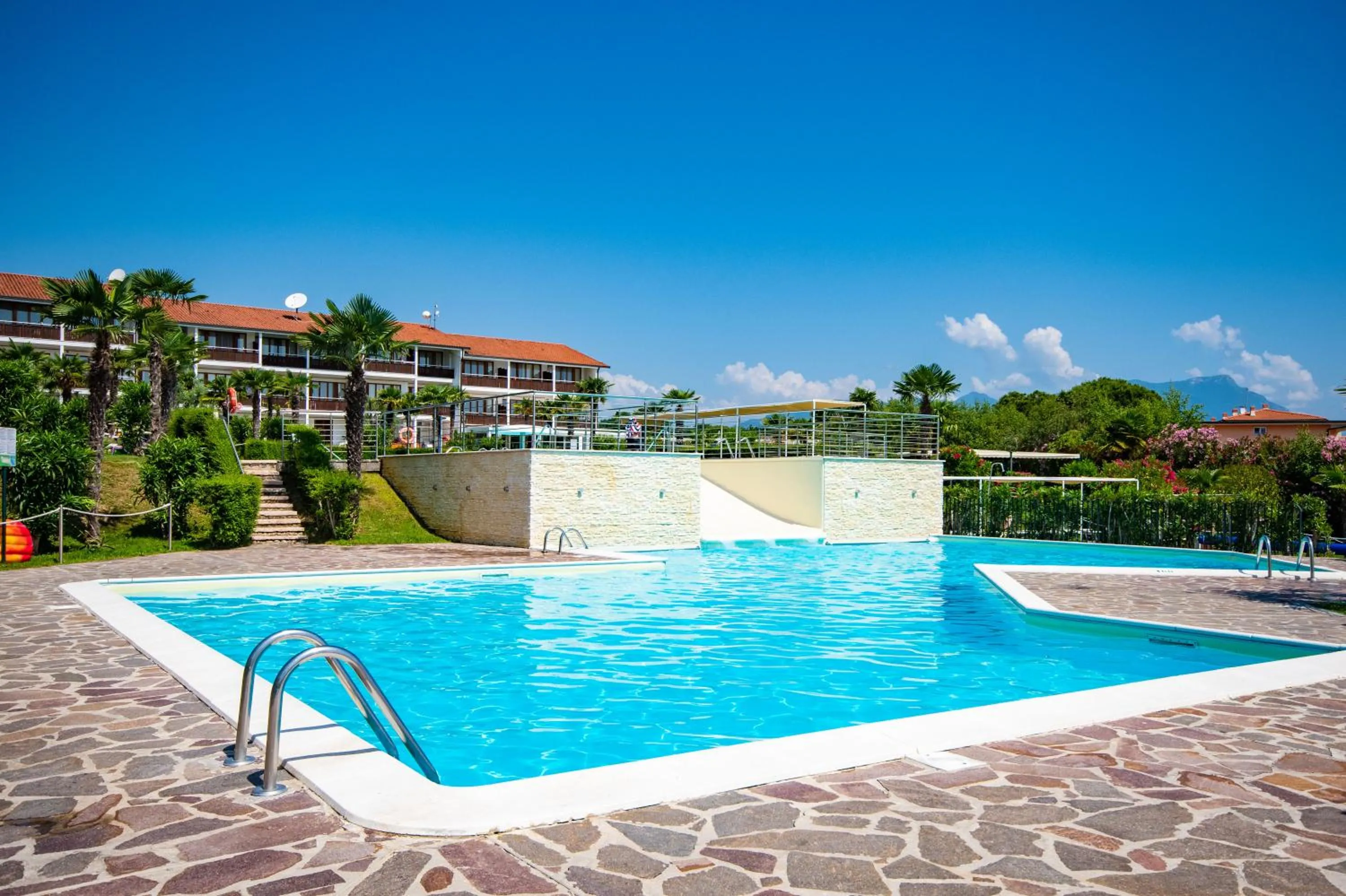 Swimming pool in Apparthotel San Sivino