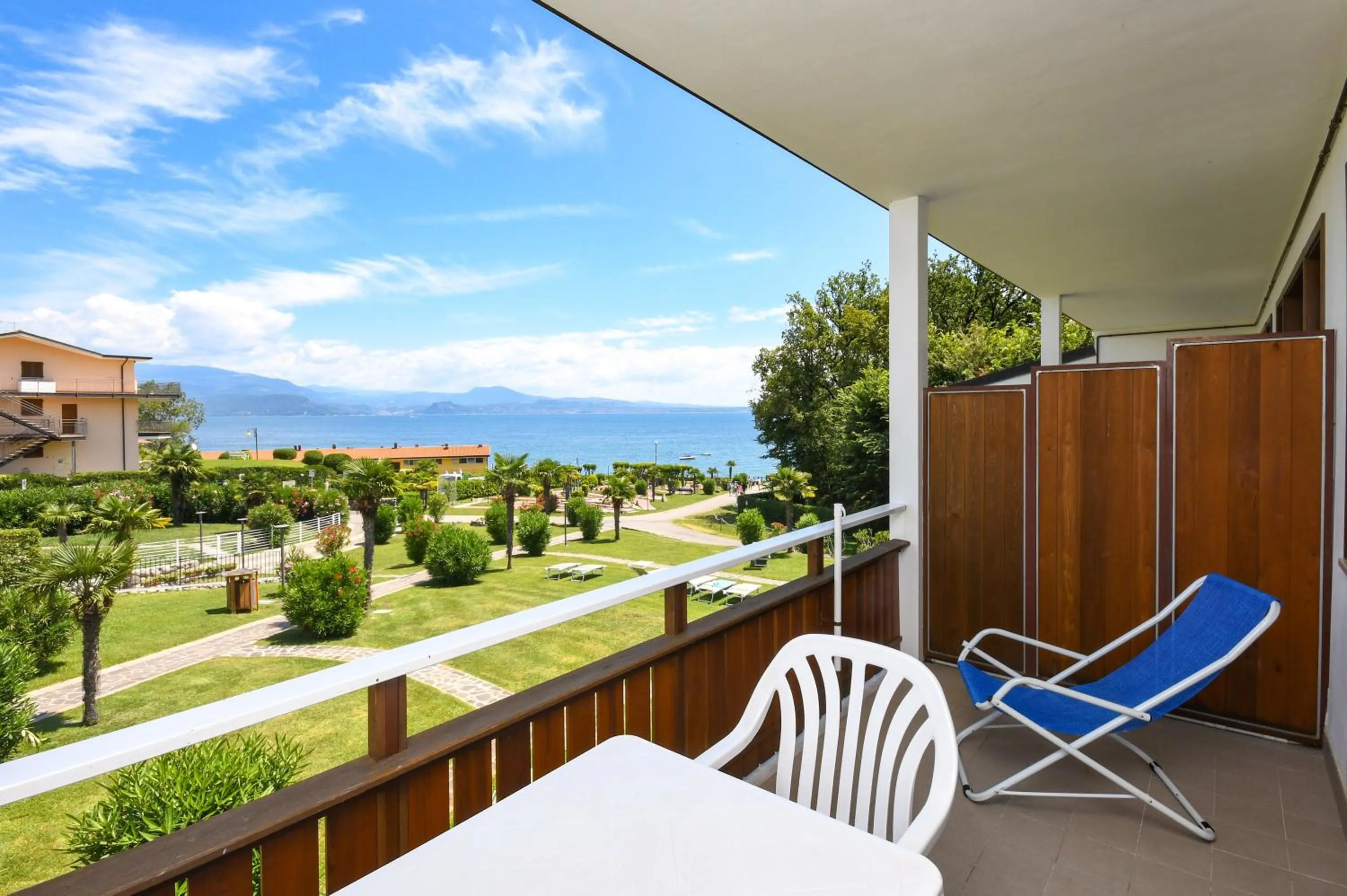 Lake view in Apparthotel San Sivino