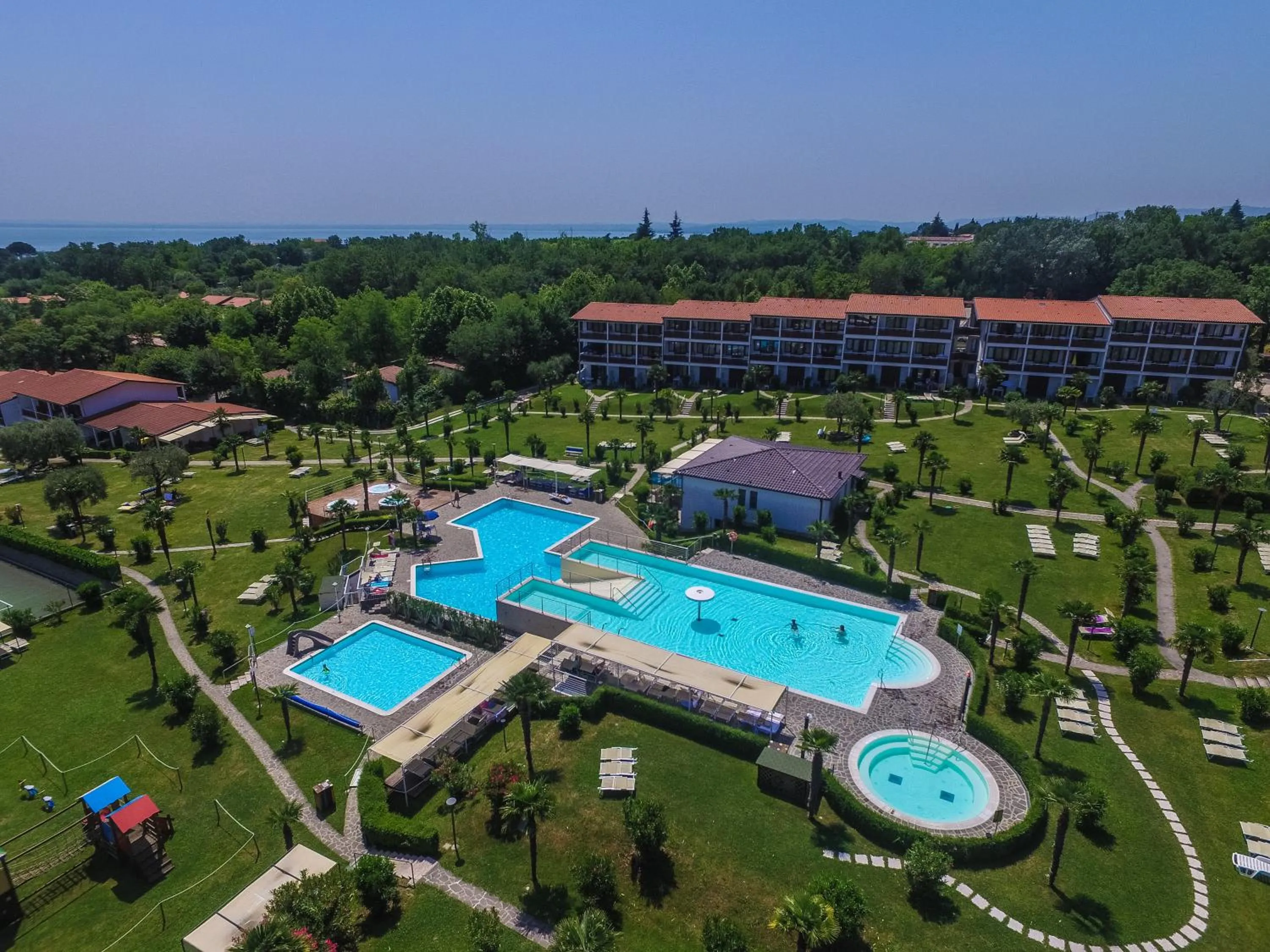 Pool view in Apparthotel San Sivino