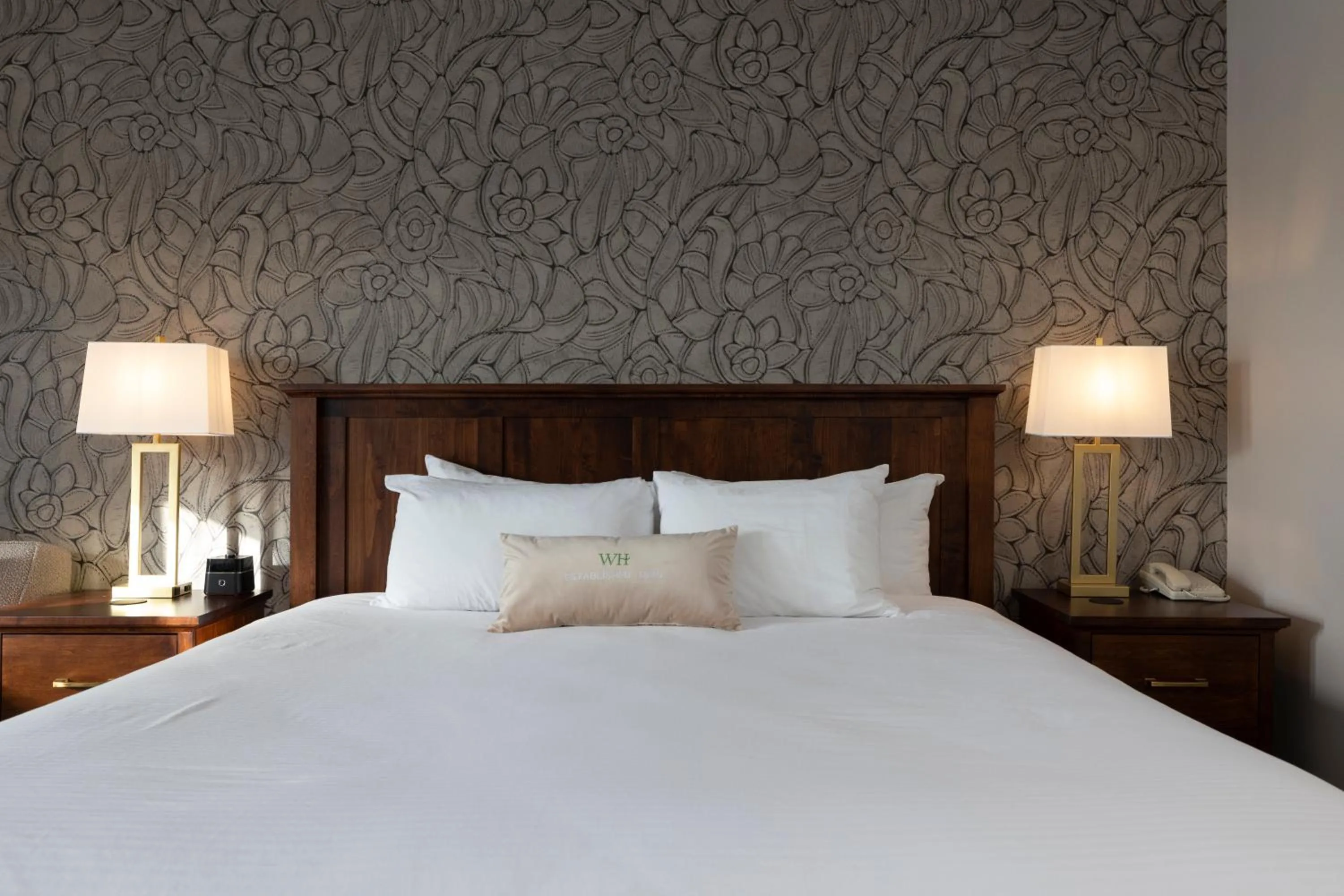 Bedroom, Bed in Windermere House