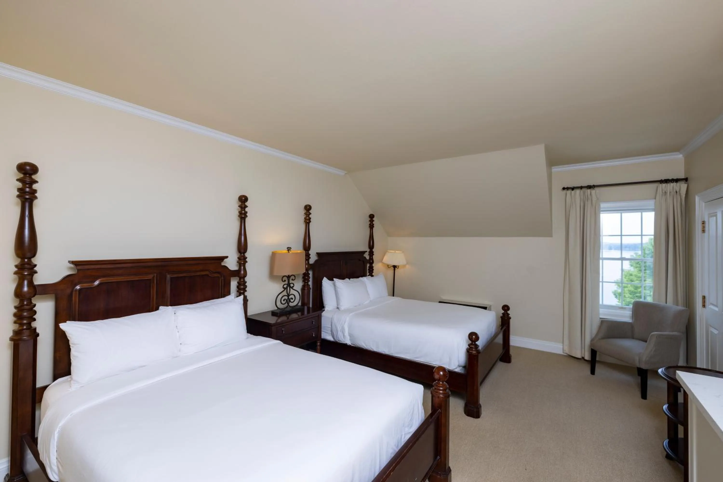 Bed in Windermere House