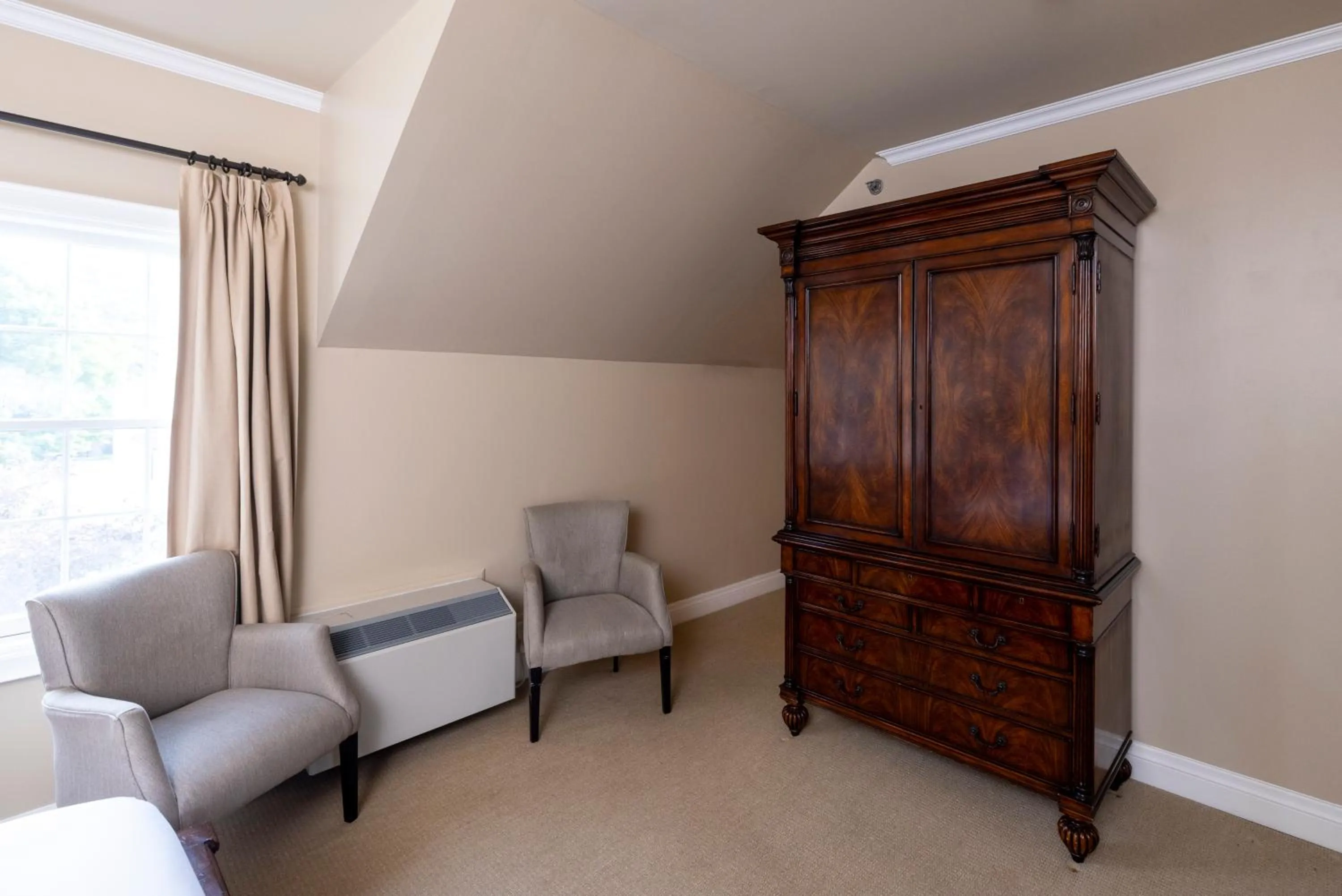 wardrobe in Windermere House