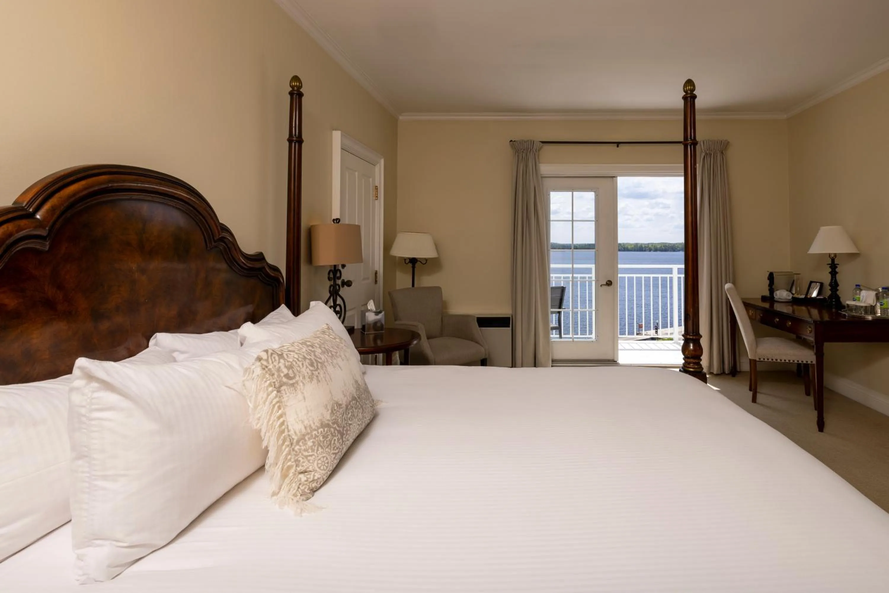 Bed in Windermere House