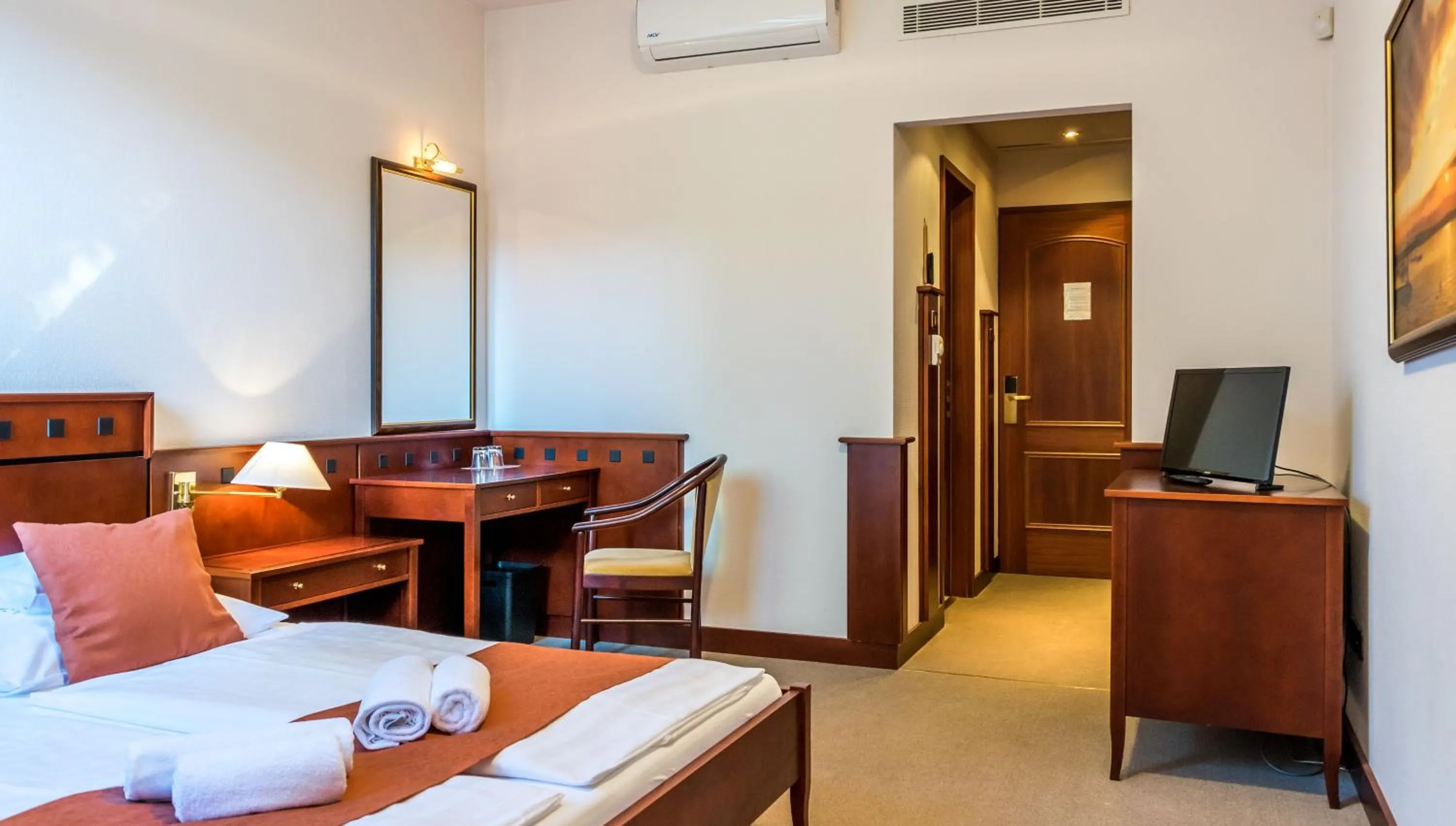 Property building in Hotel Tihany Átrium