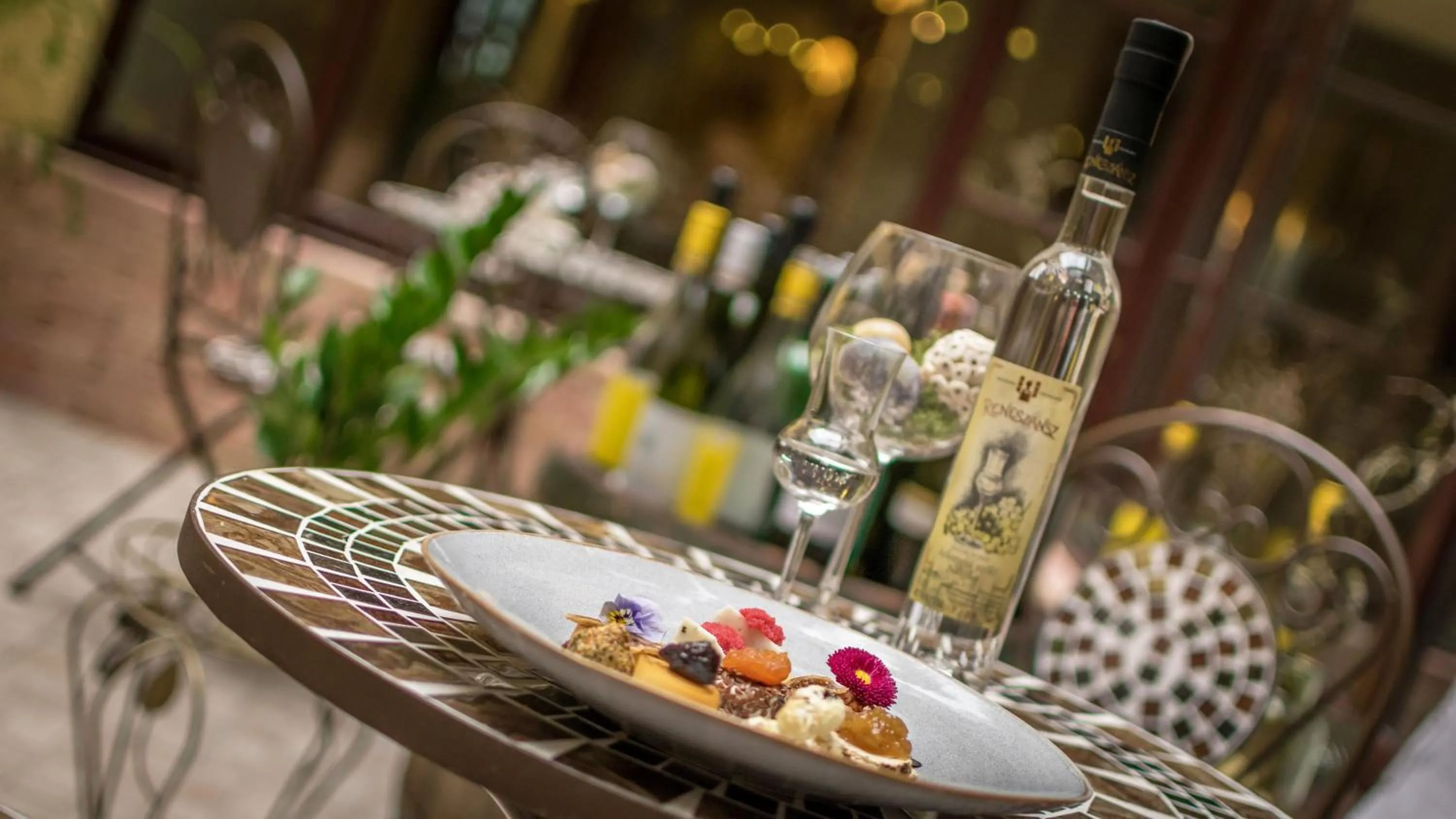 Food and drinks in Hotel Tihany Átrium