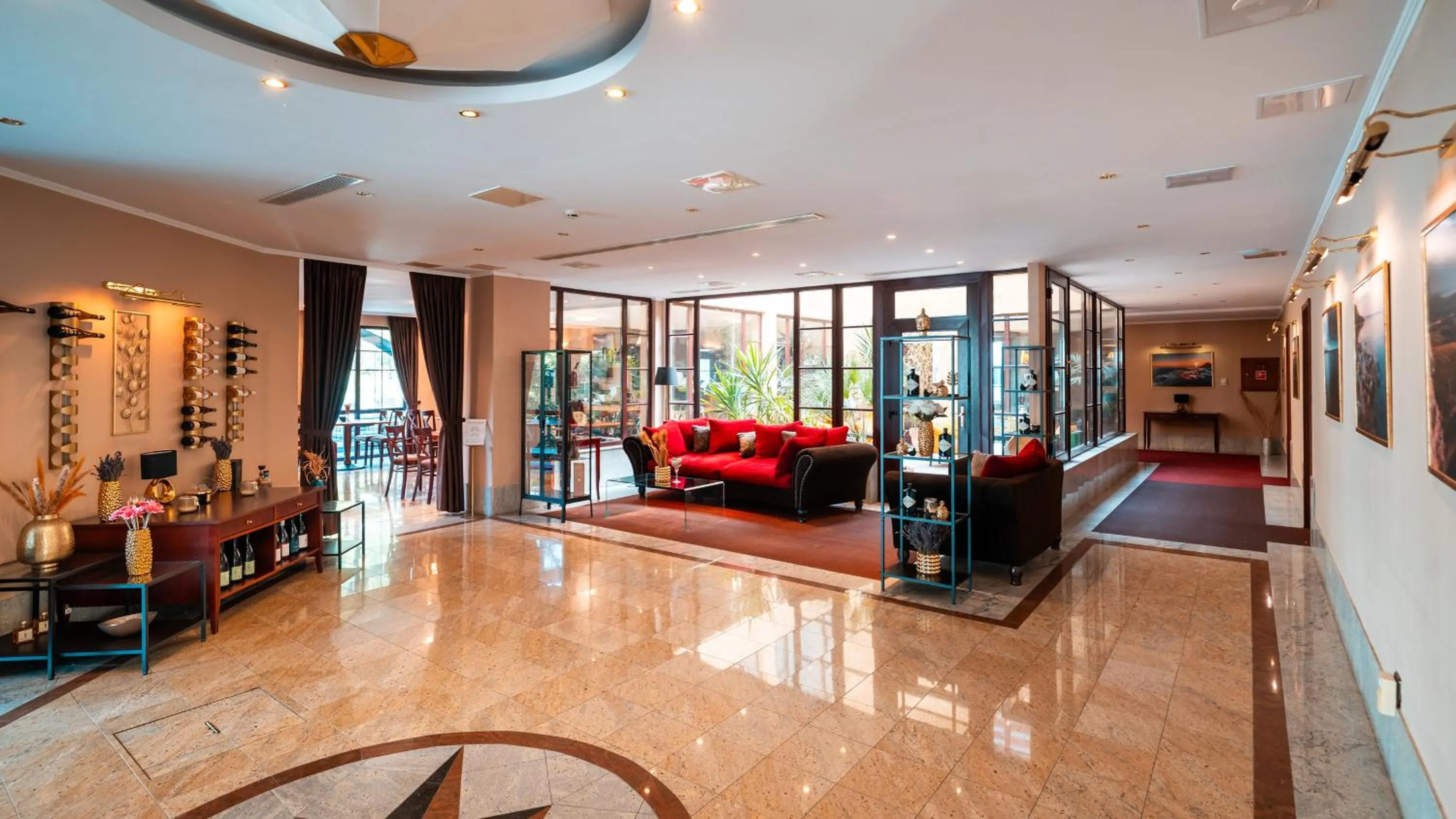 Lobby or reception in Hotel Tihany Átrium