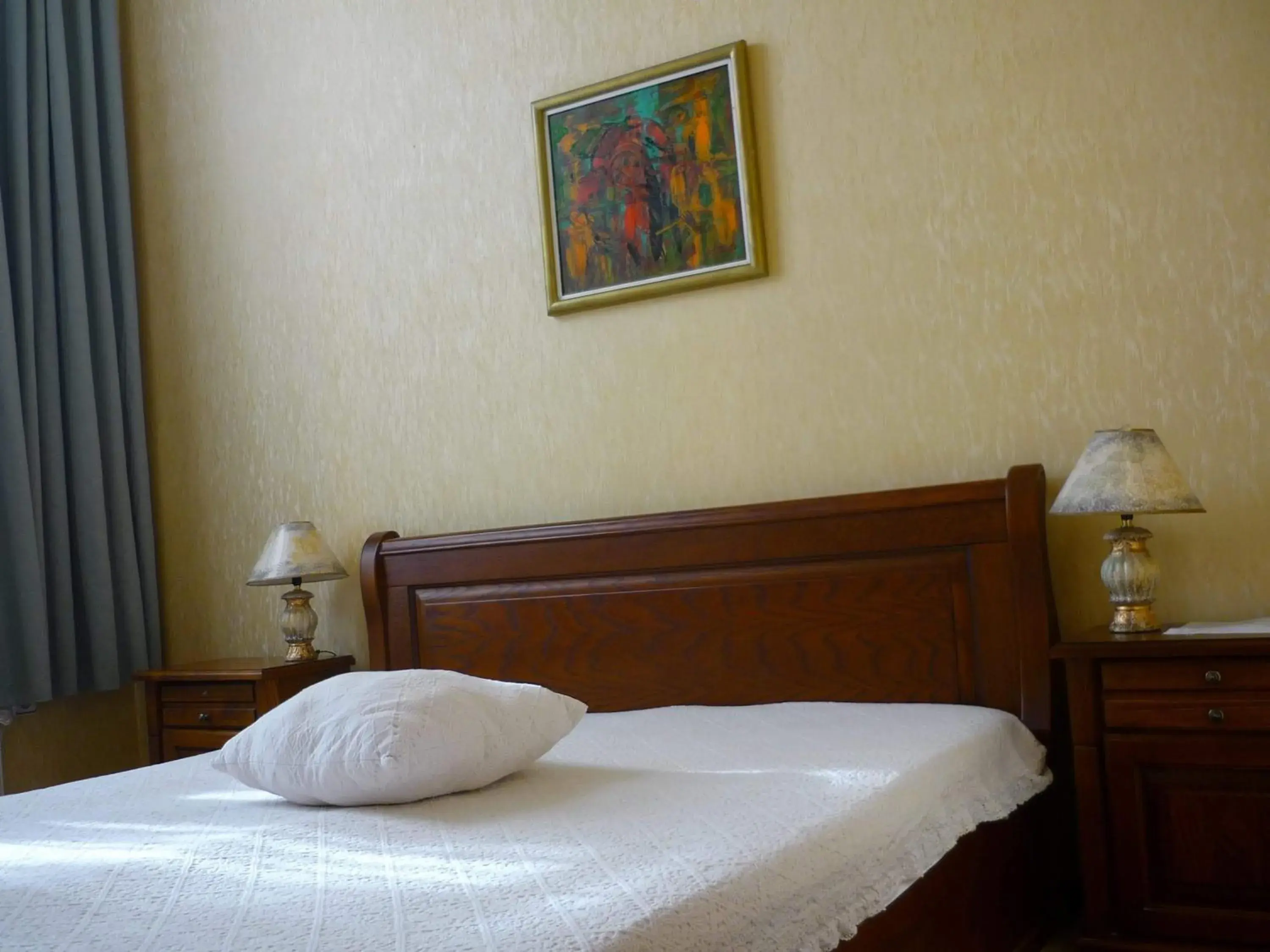 Economy Double or Twin Room in Hotel Izvora - Garden Retreat Economy Double or Twin Room in Hotel Izvora - Garden Retreat