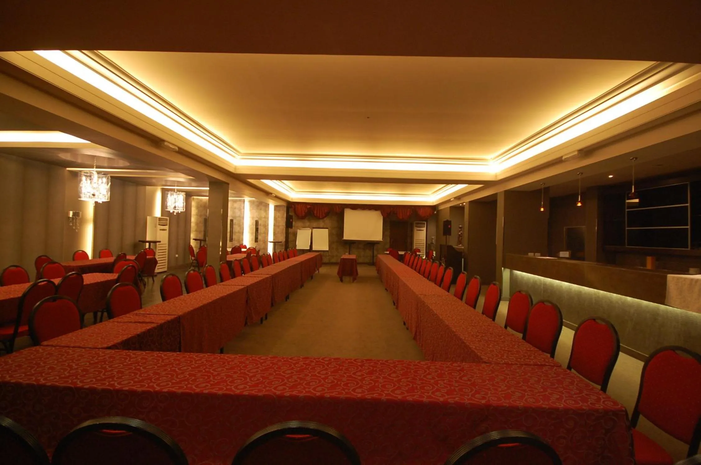 Business facilities in Mamba Point Hotel