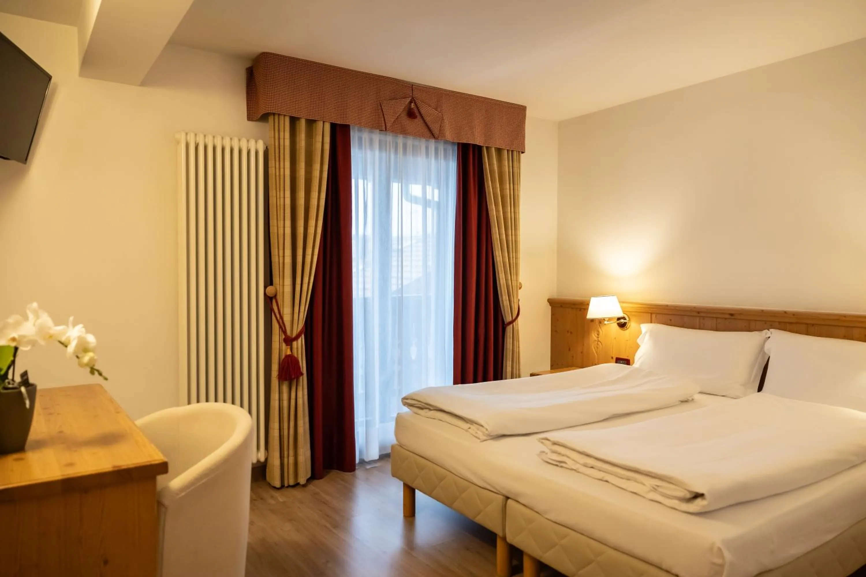 Bedroom, Bed in Golf Hotel