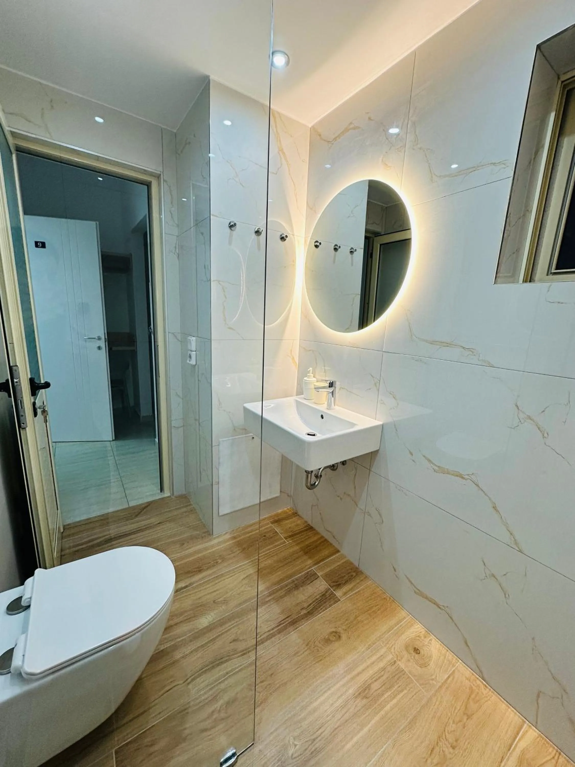 Foti Rooms