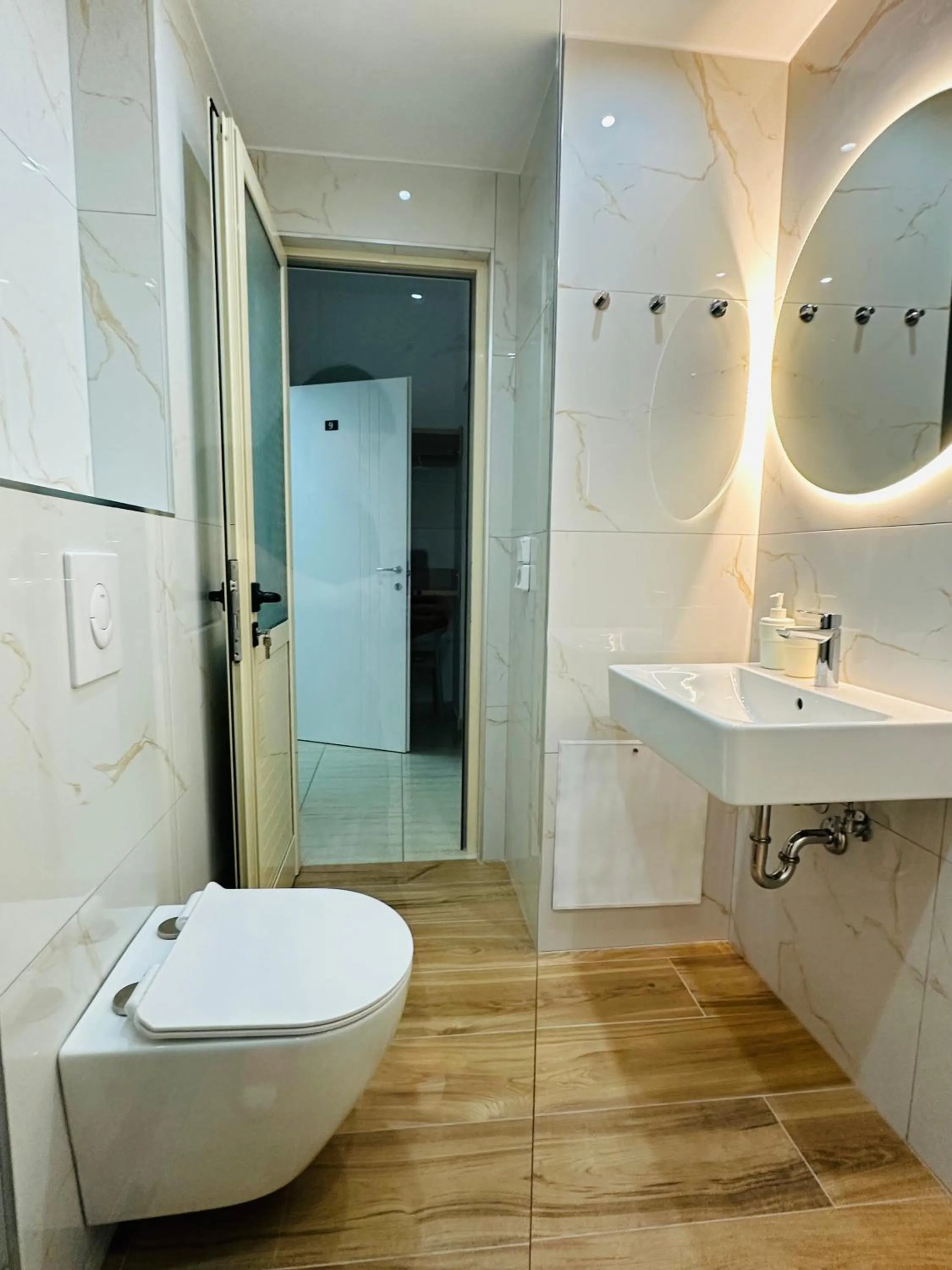 Foti Rooms