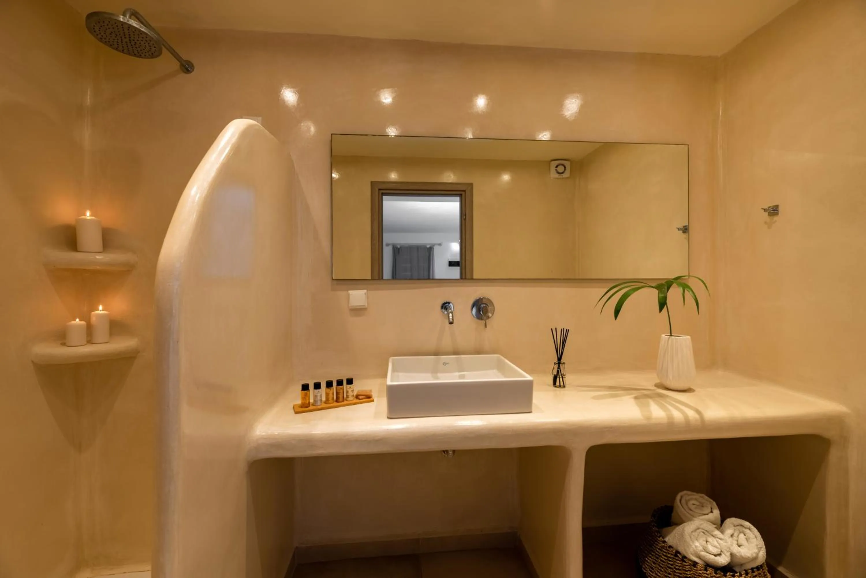 Bathroom in Kalisperis Hotel