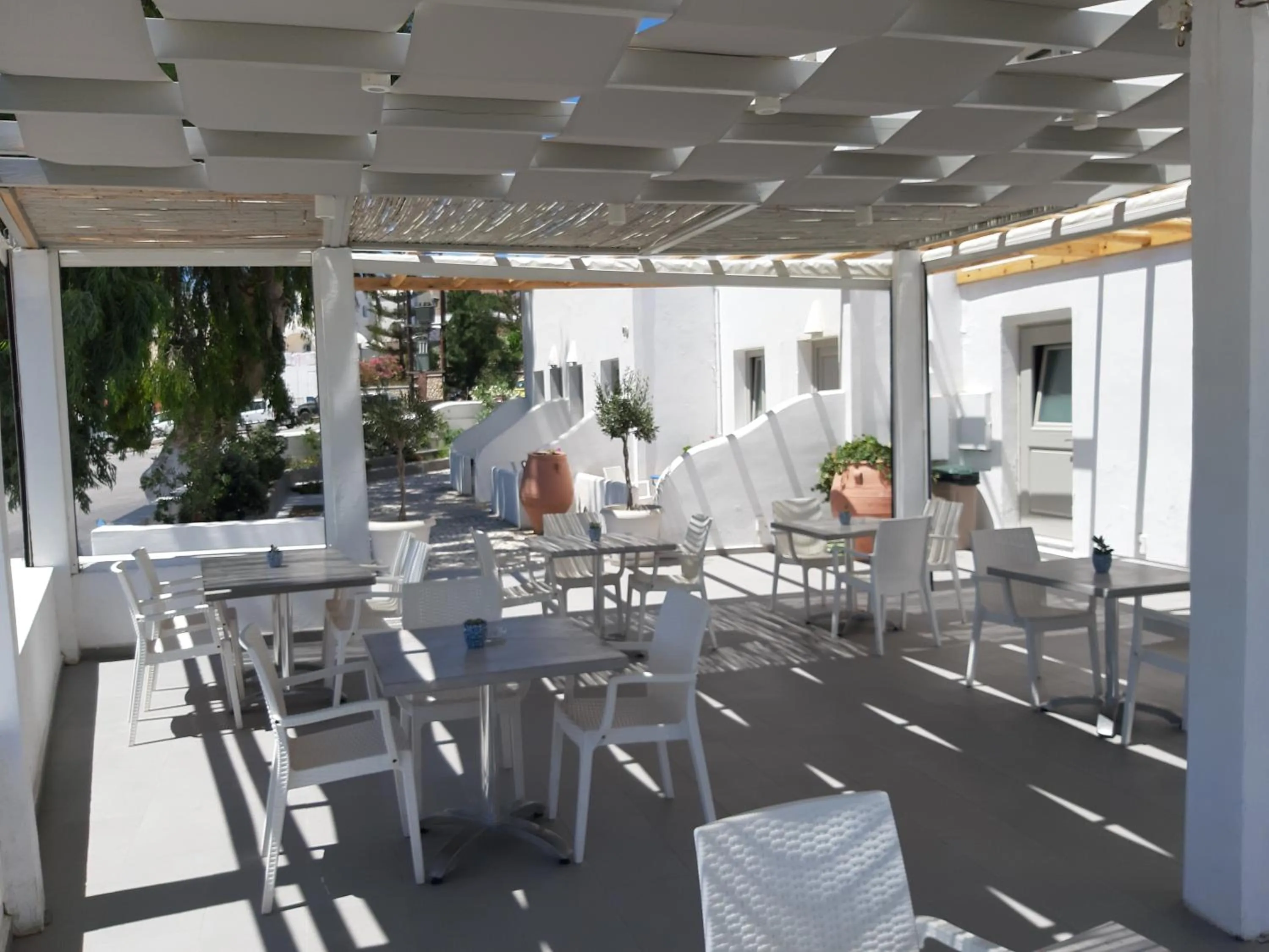 Restaurant/places to eat in Kalisperis Hotel