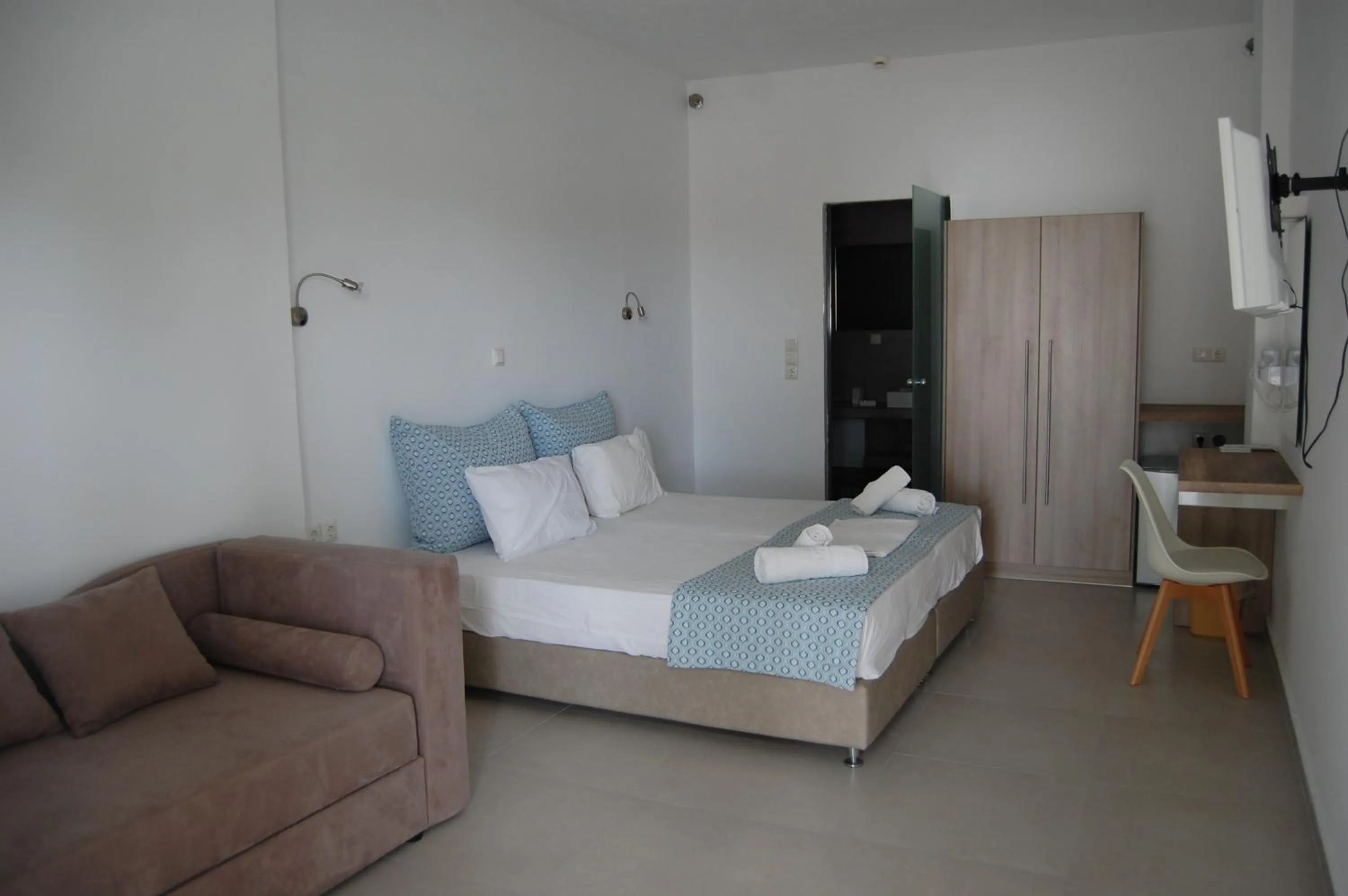 Bed in Kalisperis Hotel