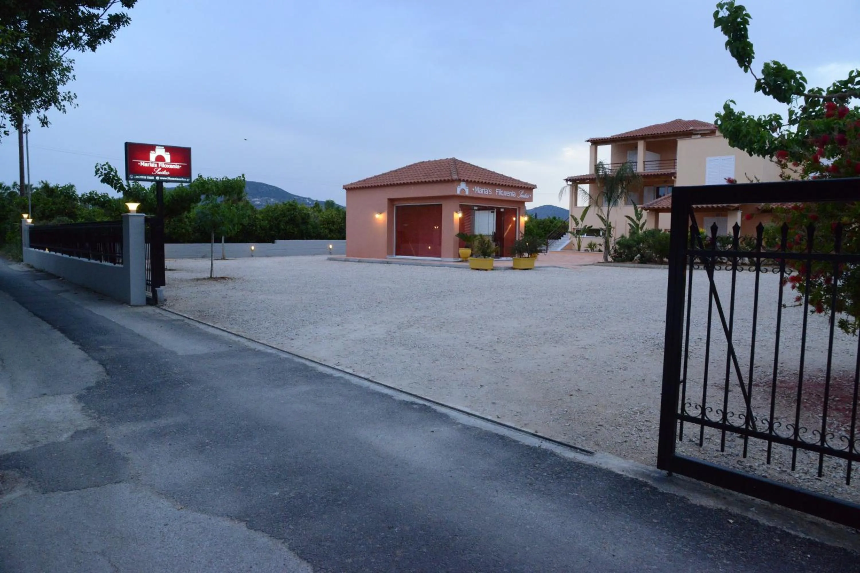 Facade/entrance in Maria's Filoxenia Suites