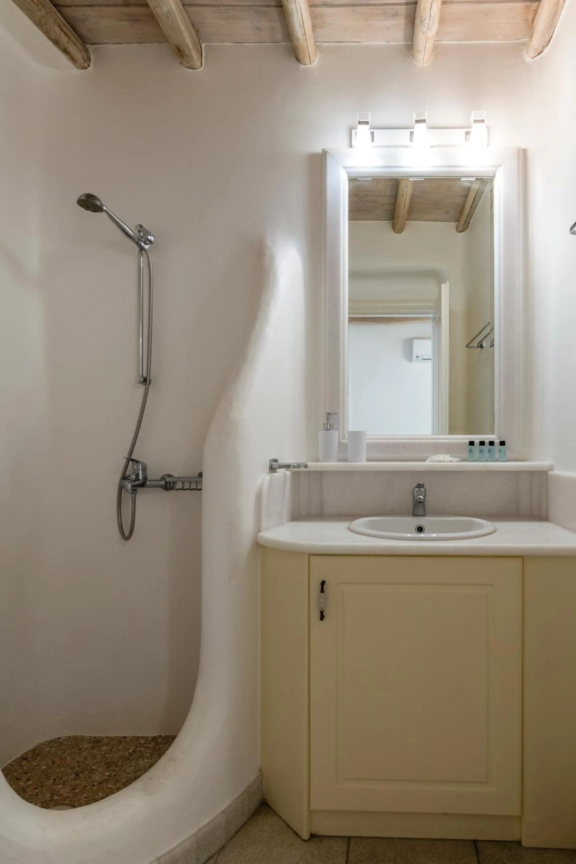 Mykonos Divino