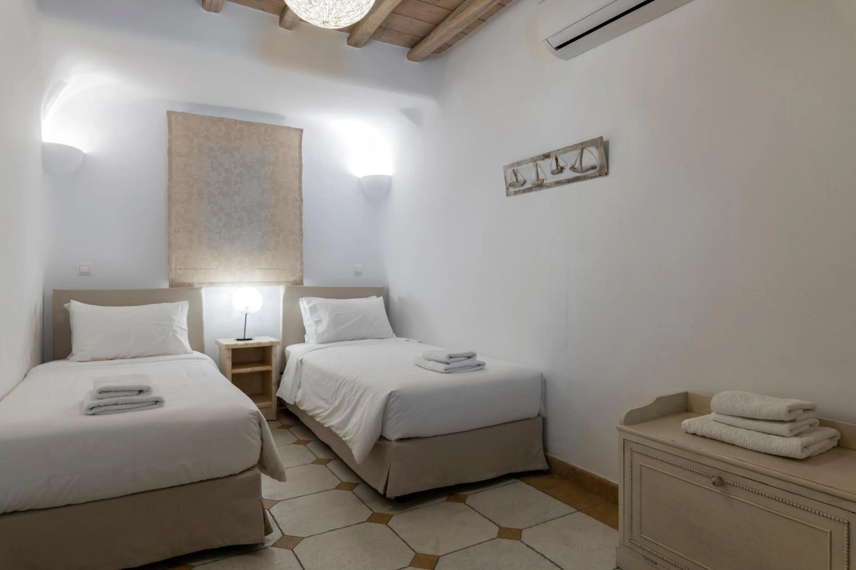 Bed in Mykonos Divino
