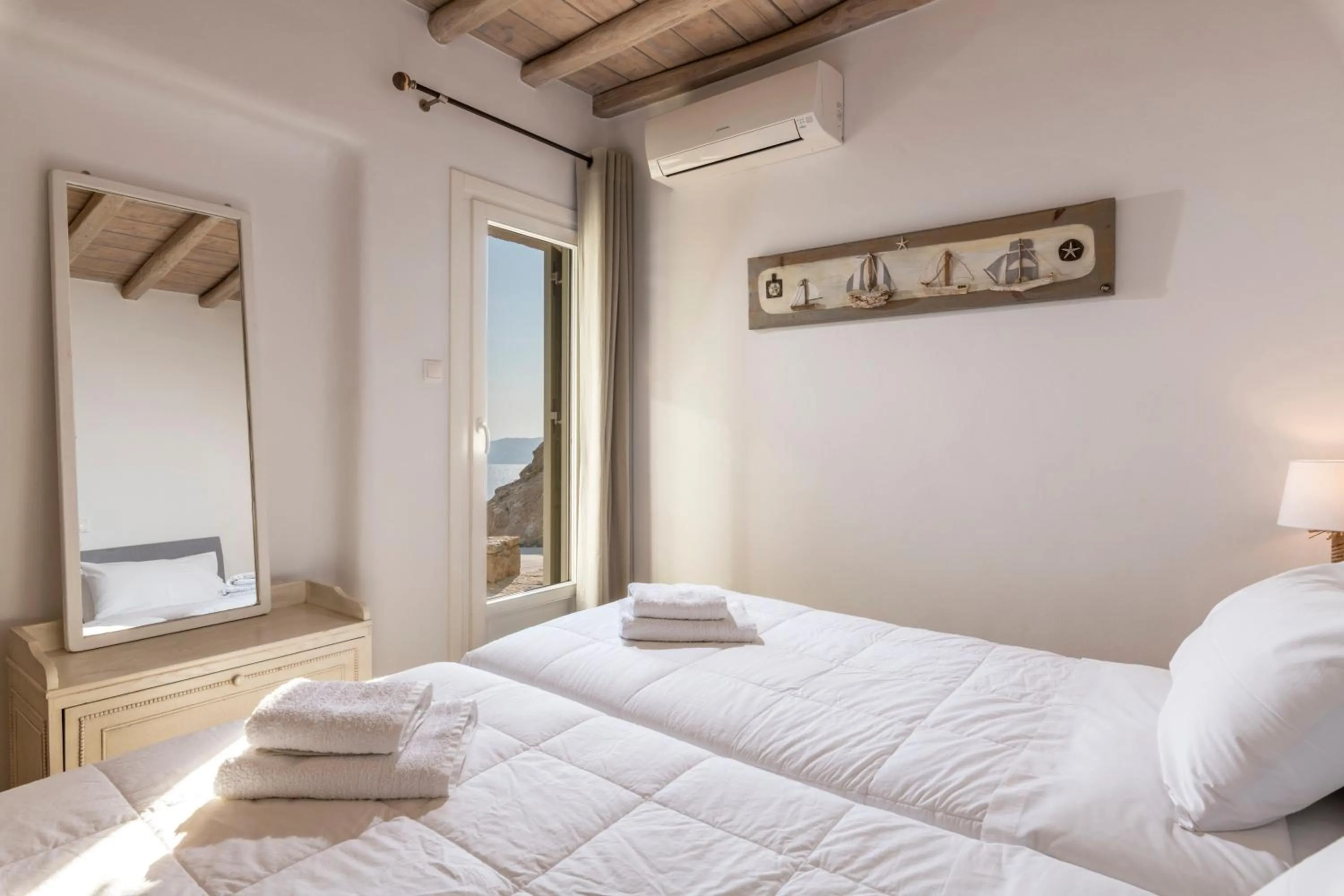 Bed in Mykonos Divino