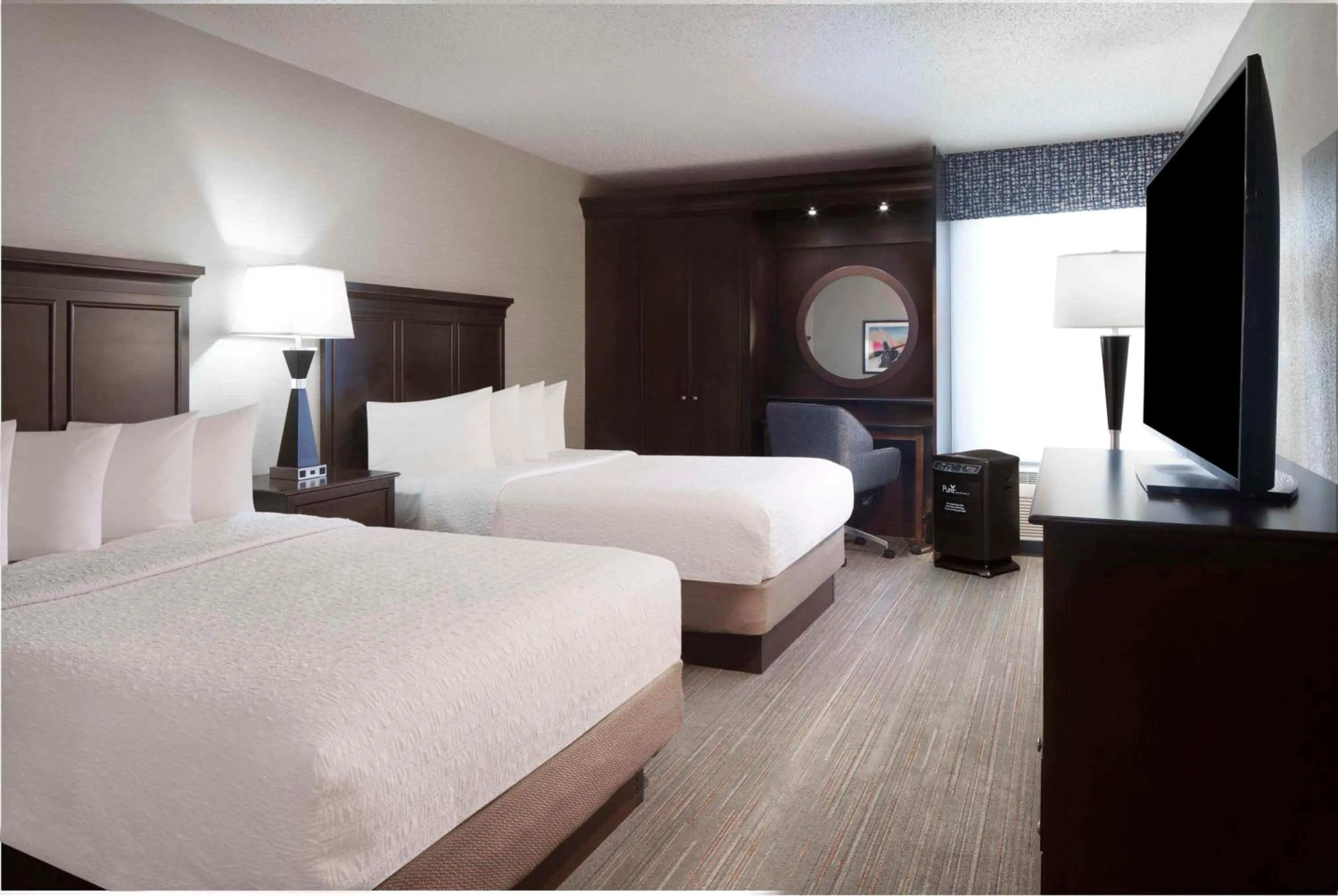 Bed in Hampton Inn Evansville