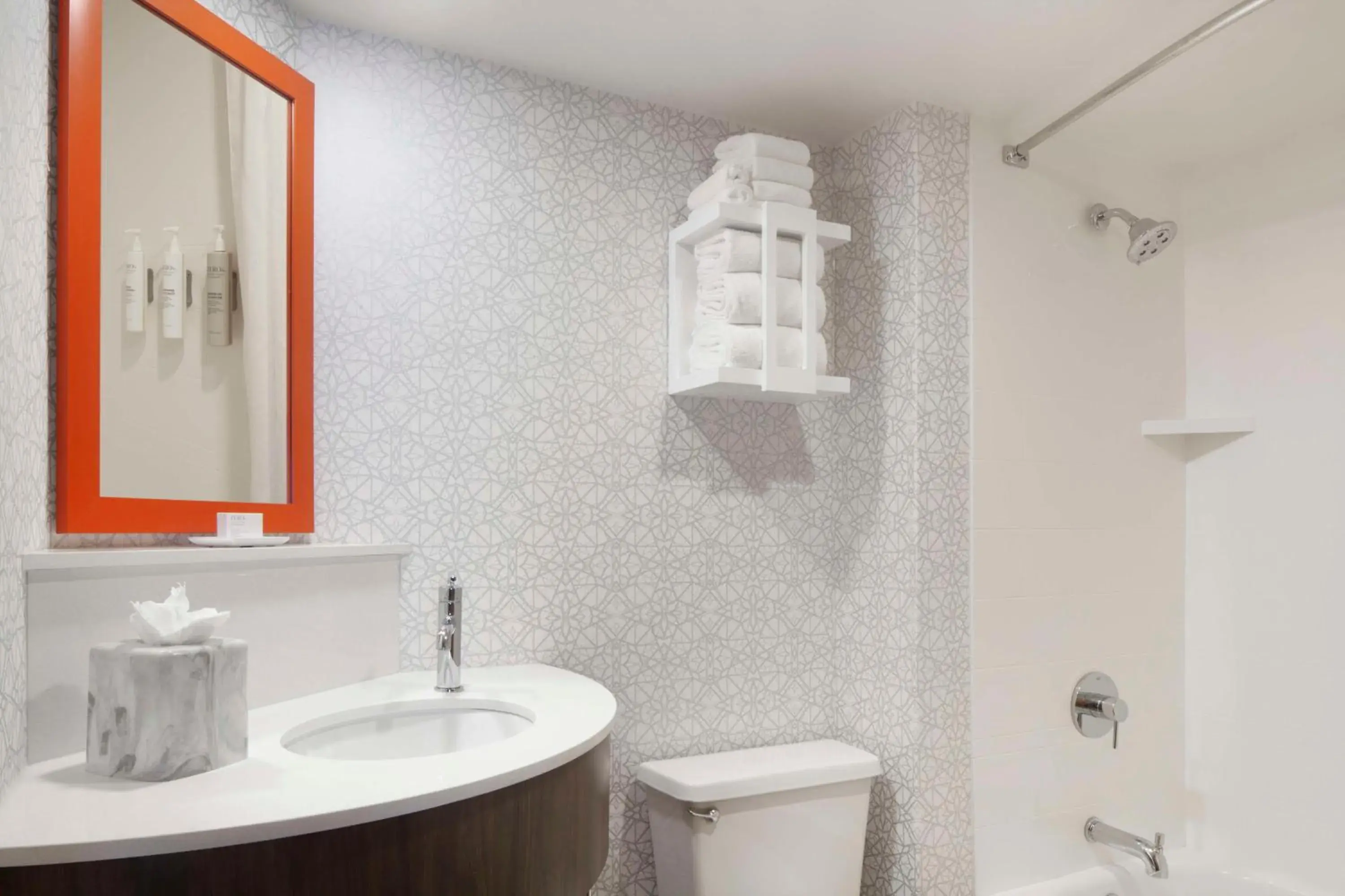 Premium King Studio with Sofa Bed in Hampton Inn Evansville Premium King Studio with Sofa Bed in Hampton Inn Evansville