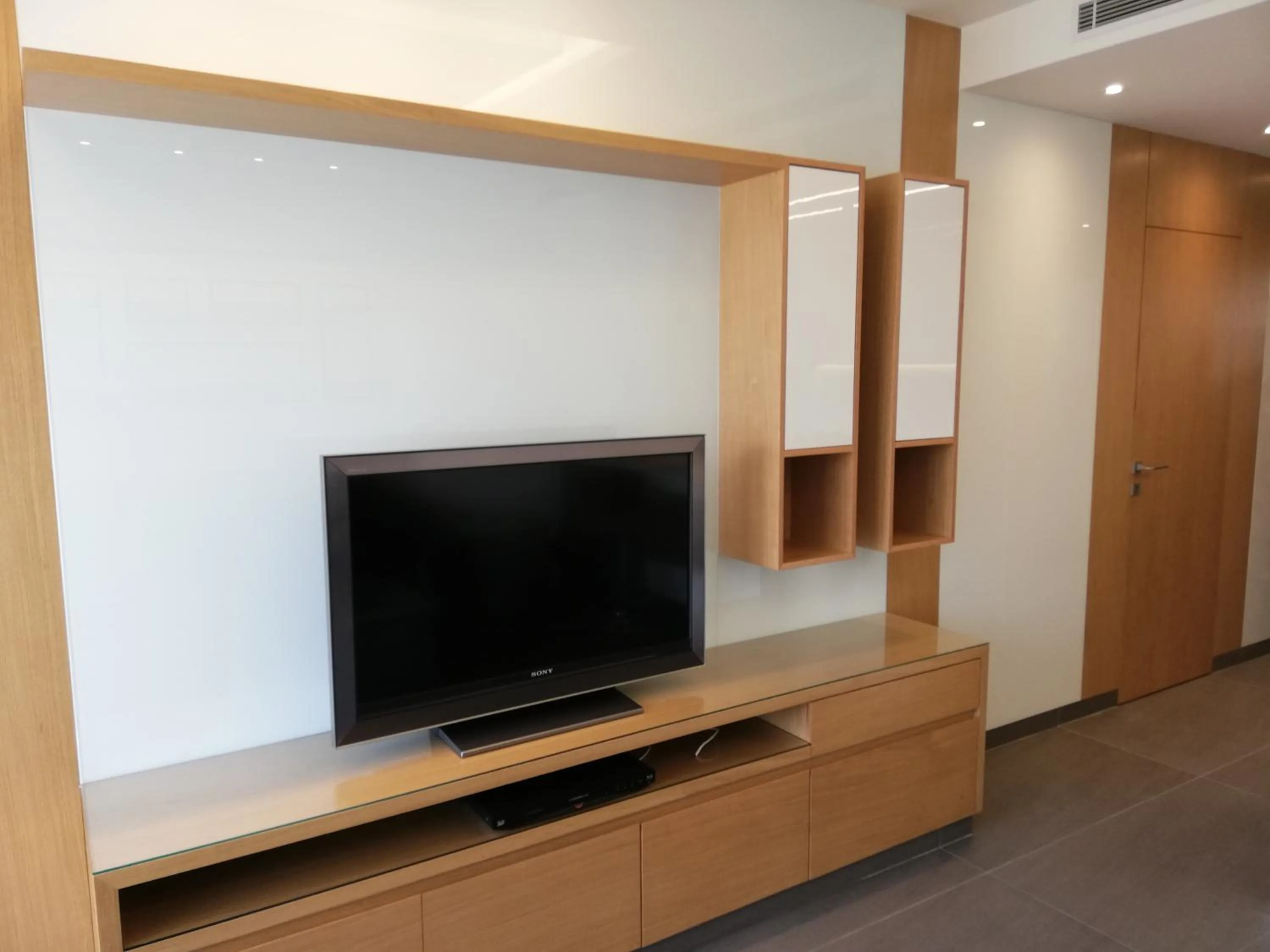 TV and multimedia in Siwar Center Apartments