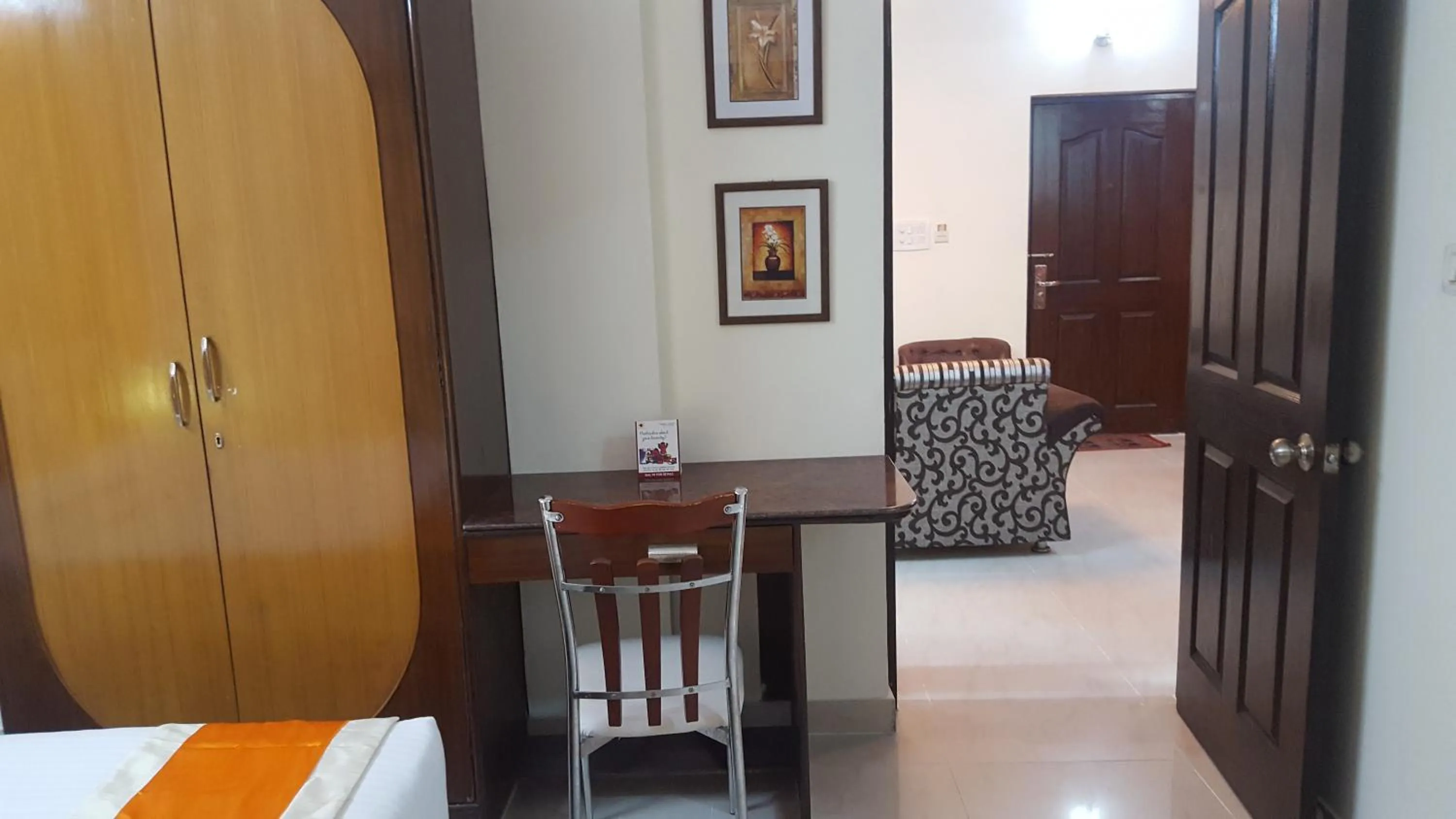 Bedroom, Bed in Maple Suites