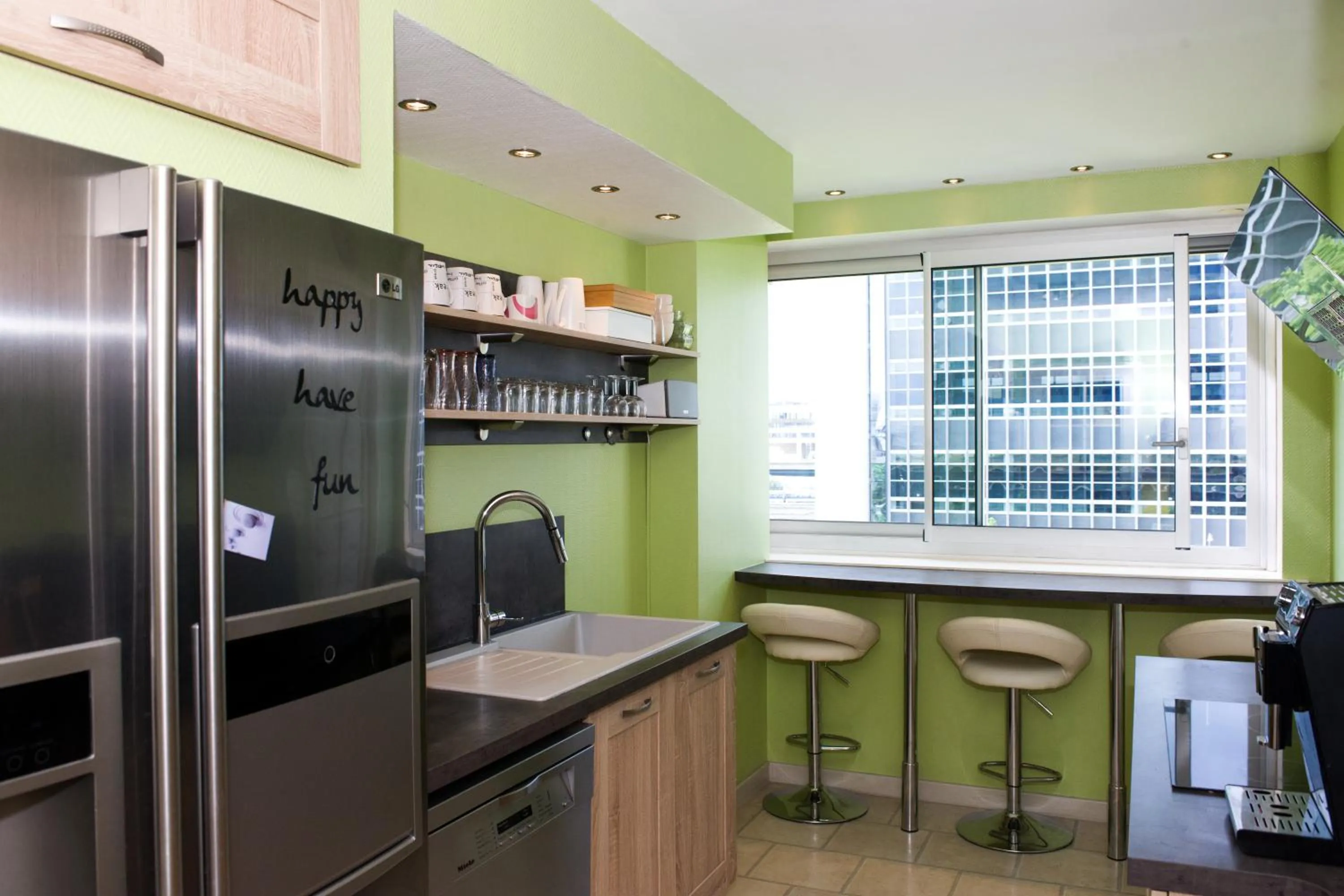 Communal kitchen in Chambre d'hôtes Au Coeur De NancyB&B proche gare de Nancy