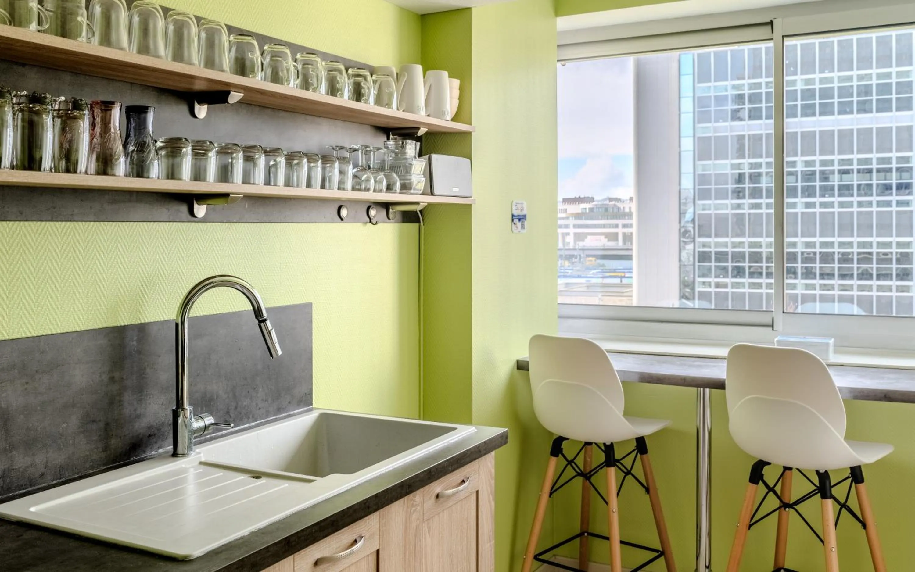 Communal kitchen in Chambre d'hôtes Au Coeur De NancyB&B proche gare de Nancy