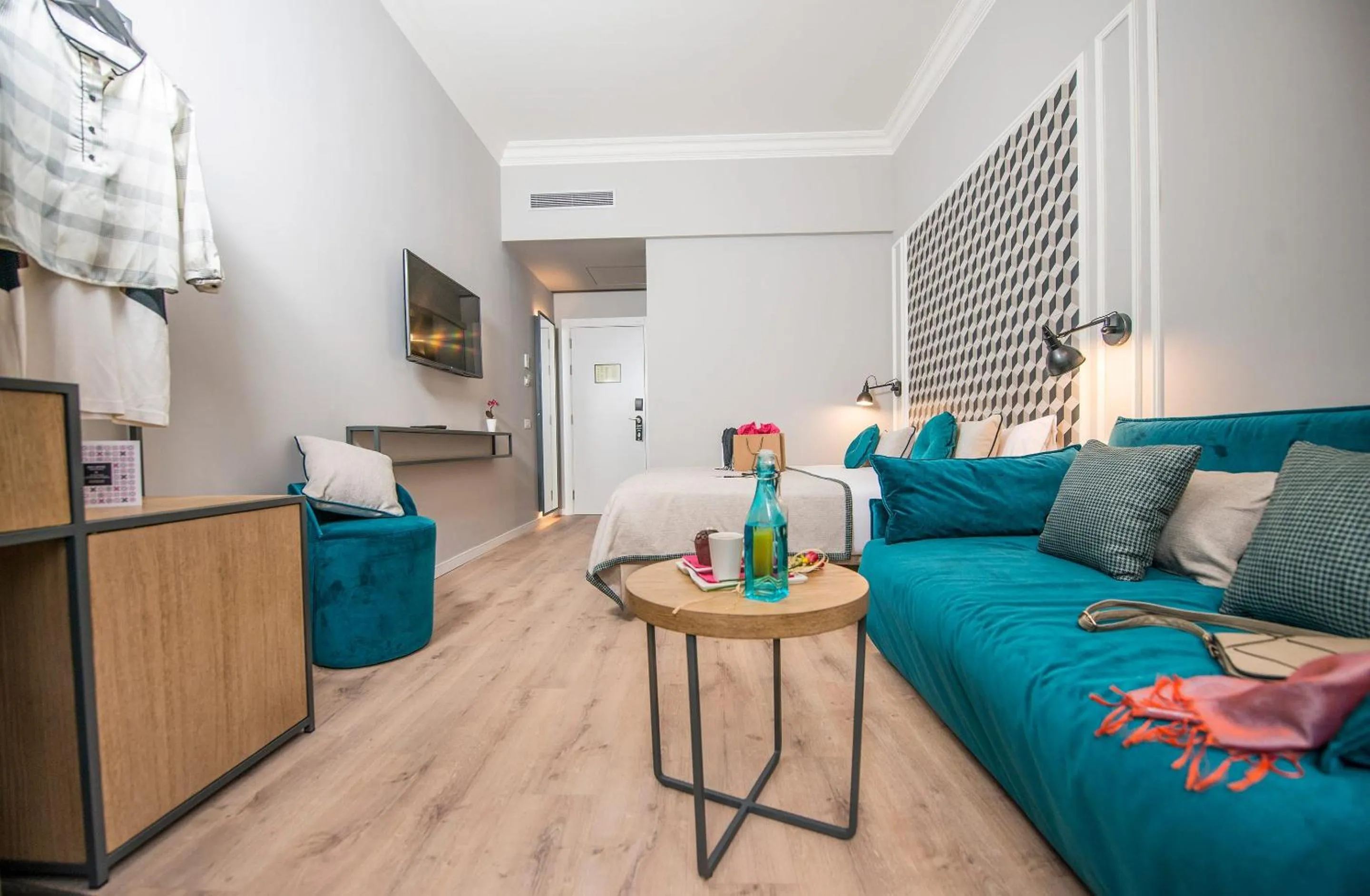 TV and multimedia in Mosaic by Ona