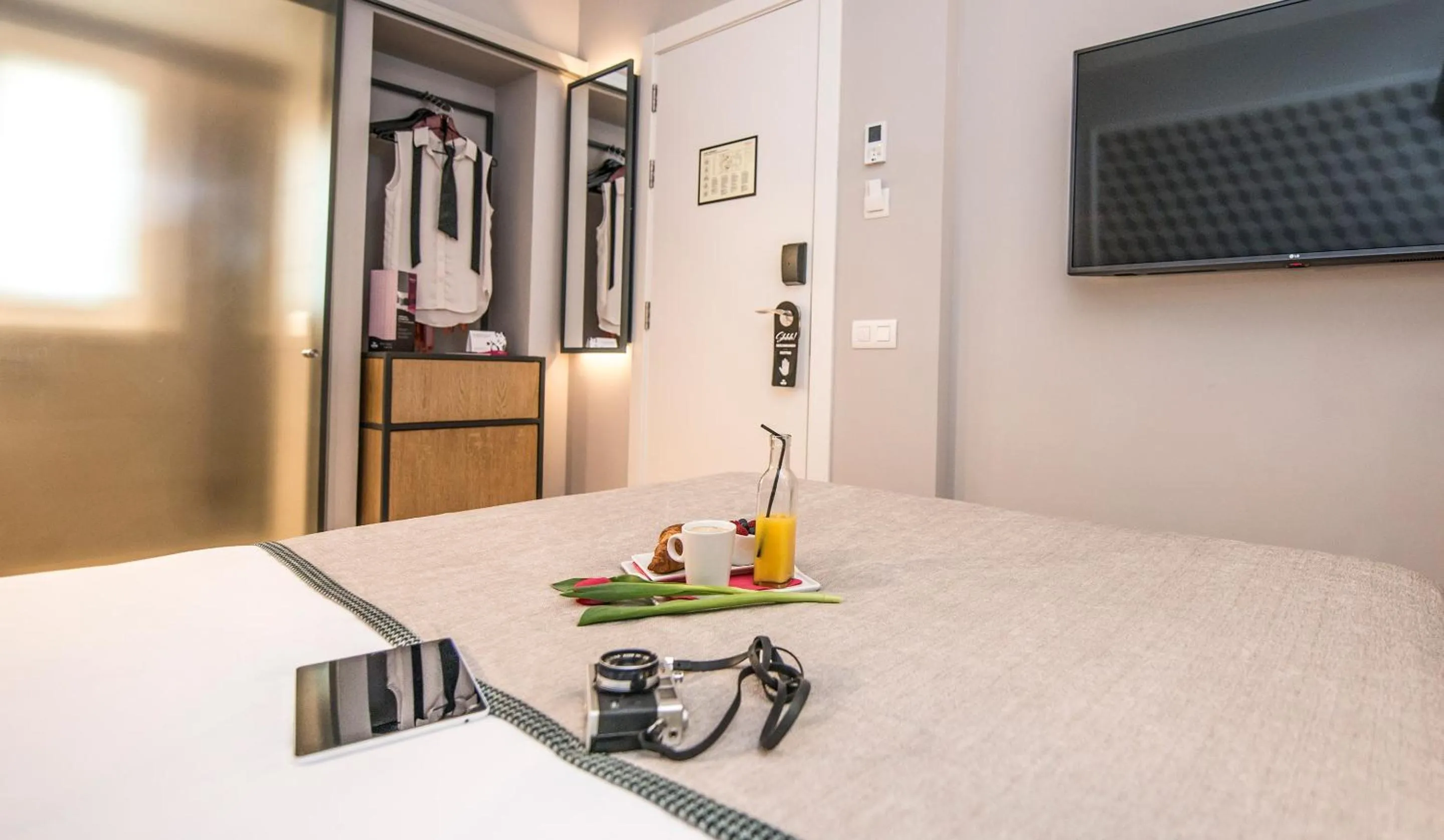 TV and multimedia, Bed in Mosaic by Ona