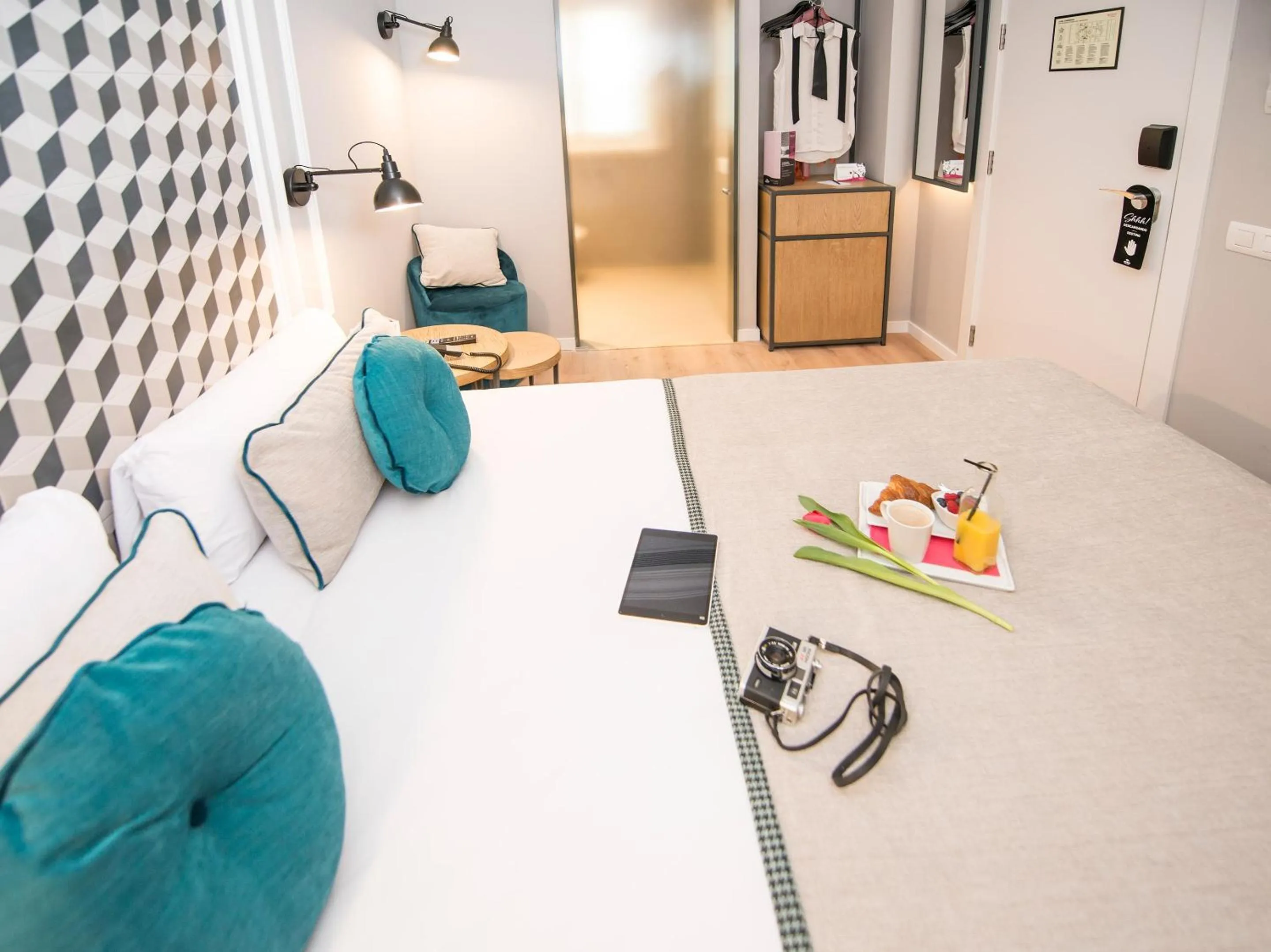 Photo of the whole room, Bed in Mosaic by Ona