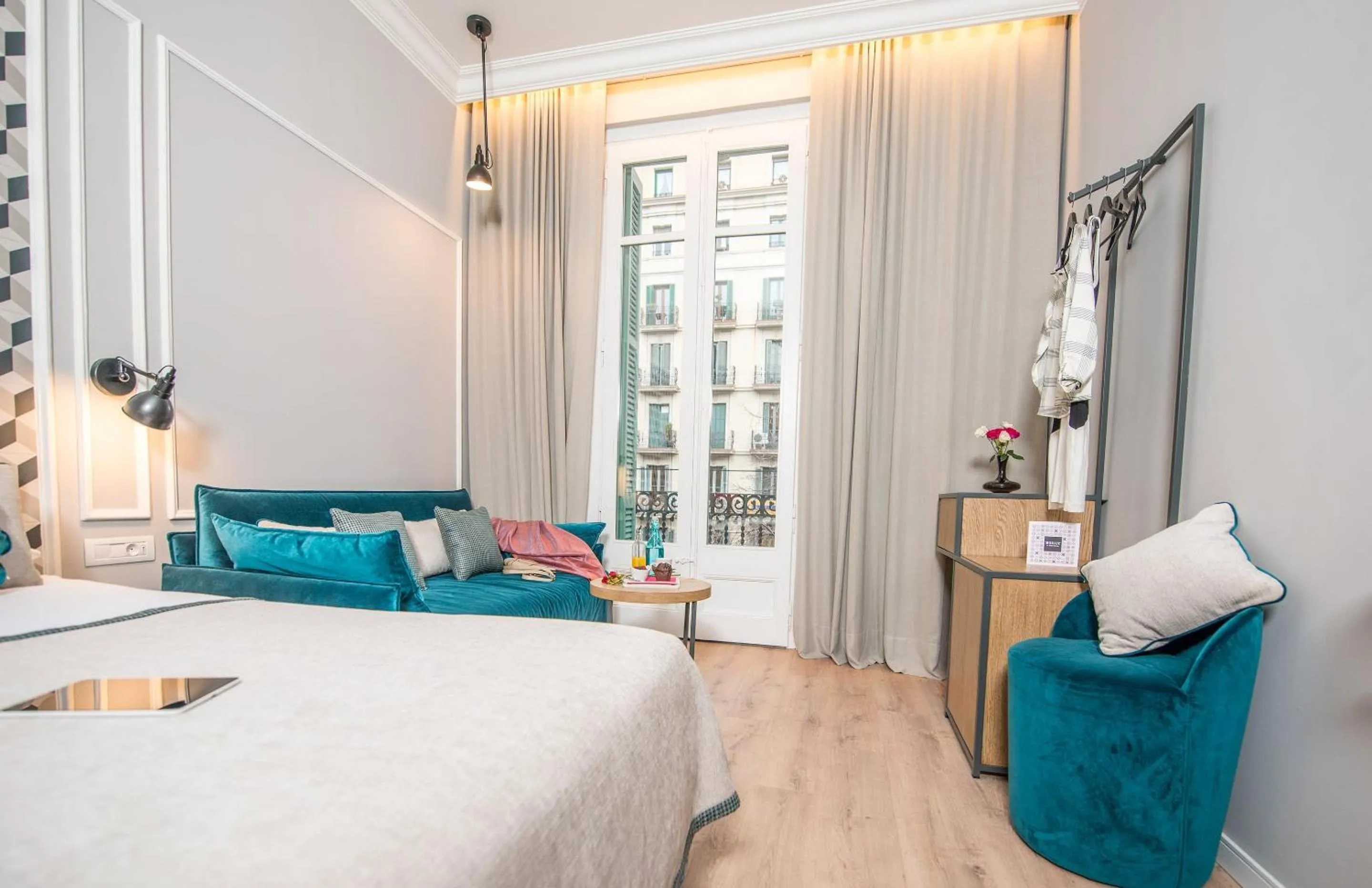 Photo of the whole room, Bed in Mosaic by Ona